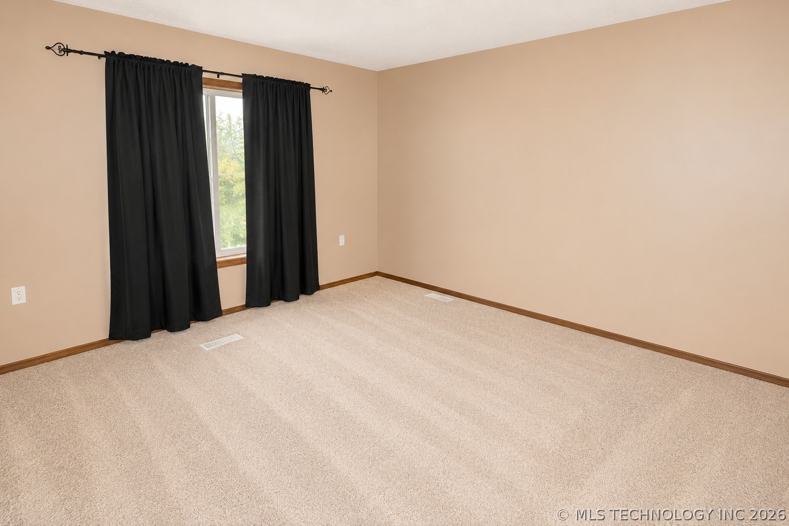 27697 Rock Creek Property Photo 14