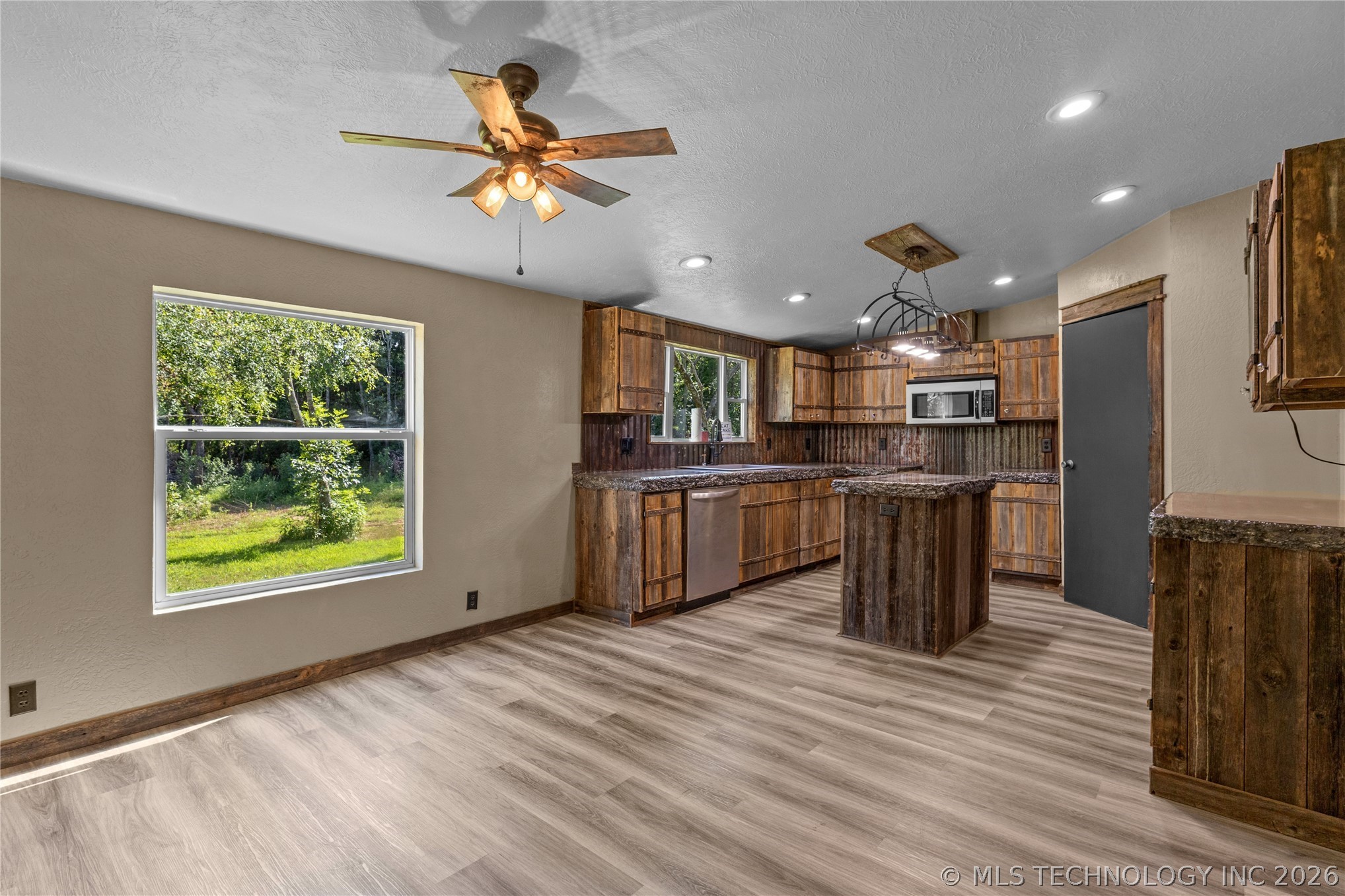 115152 S 4237 Road Property Photo 9