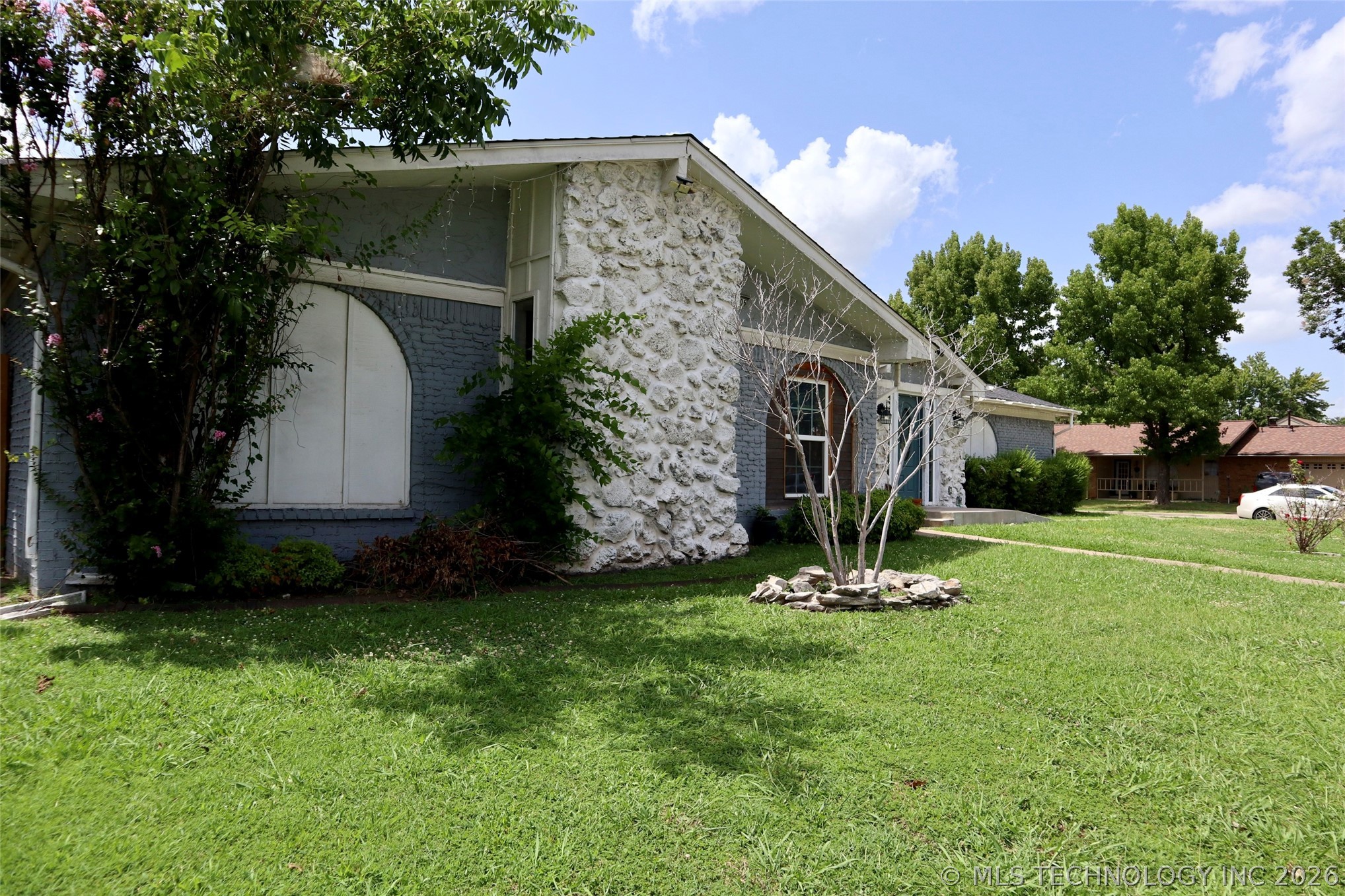 2706 S 104th East Avenue Property Photo 4