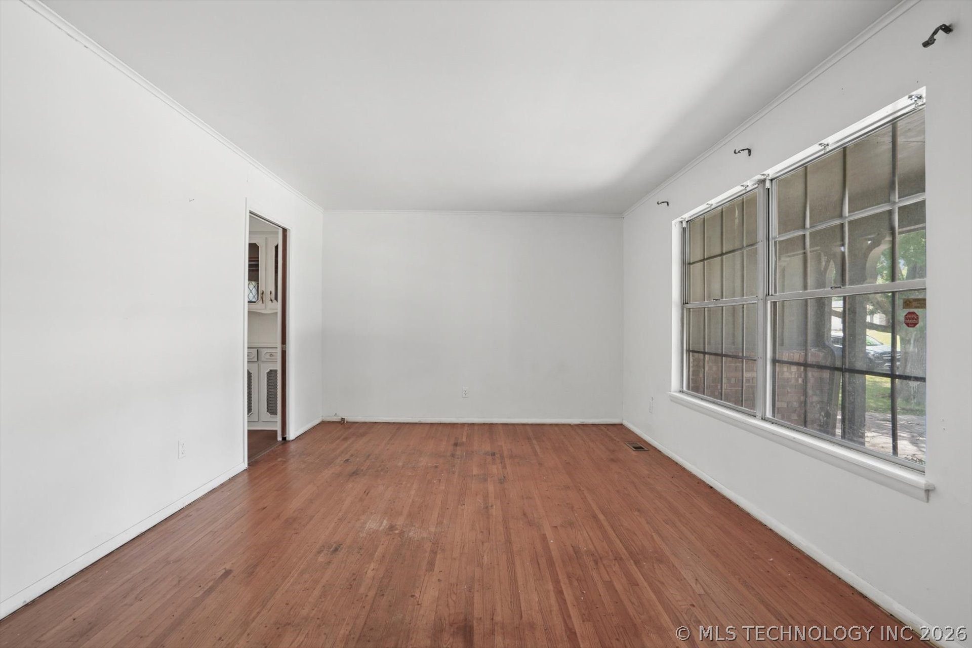 6830 E 58th Street Property Photo 3