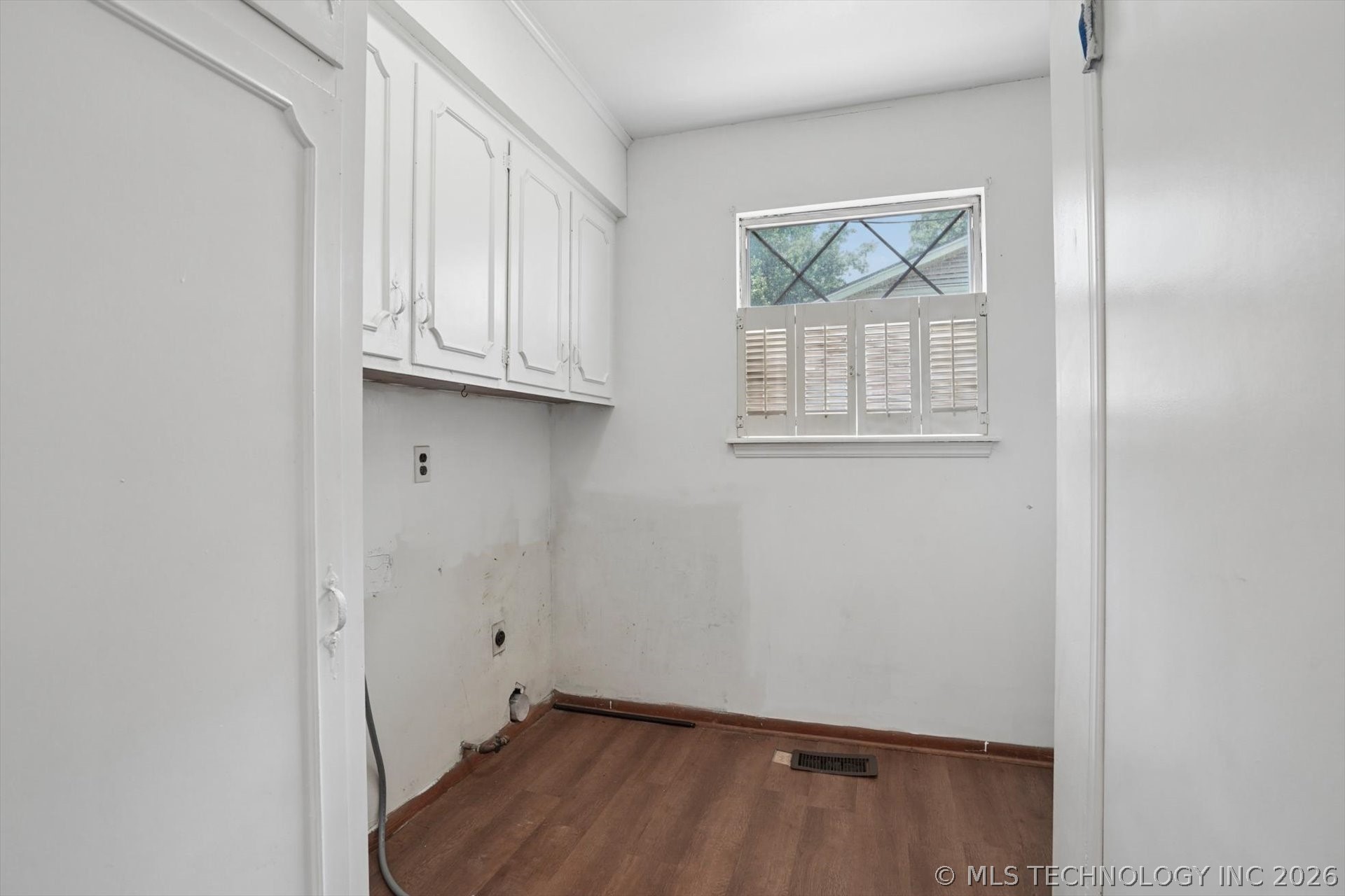 6830 E 58th Street Property Photo 13