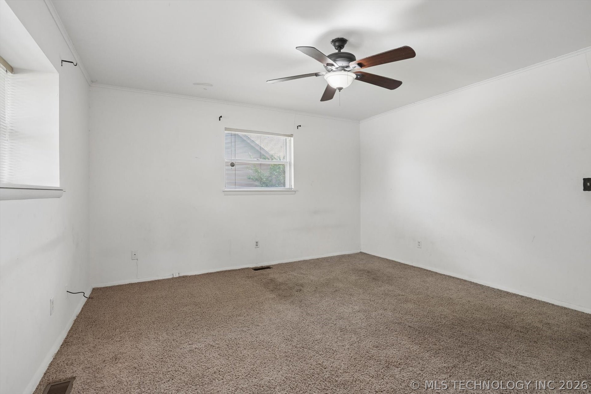 6830 E 58th Street Property Photo 16