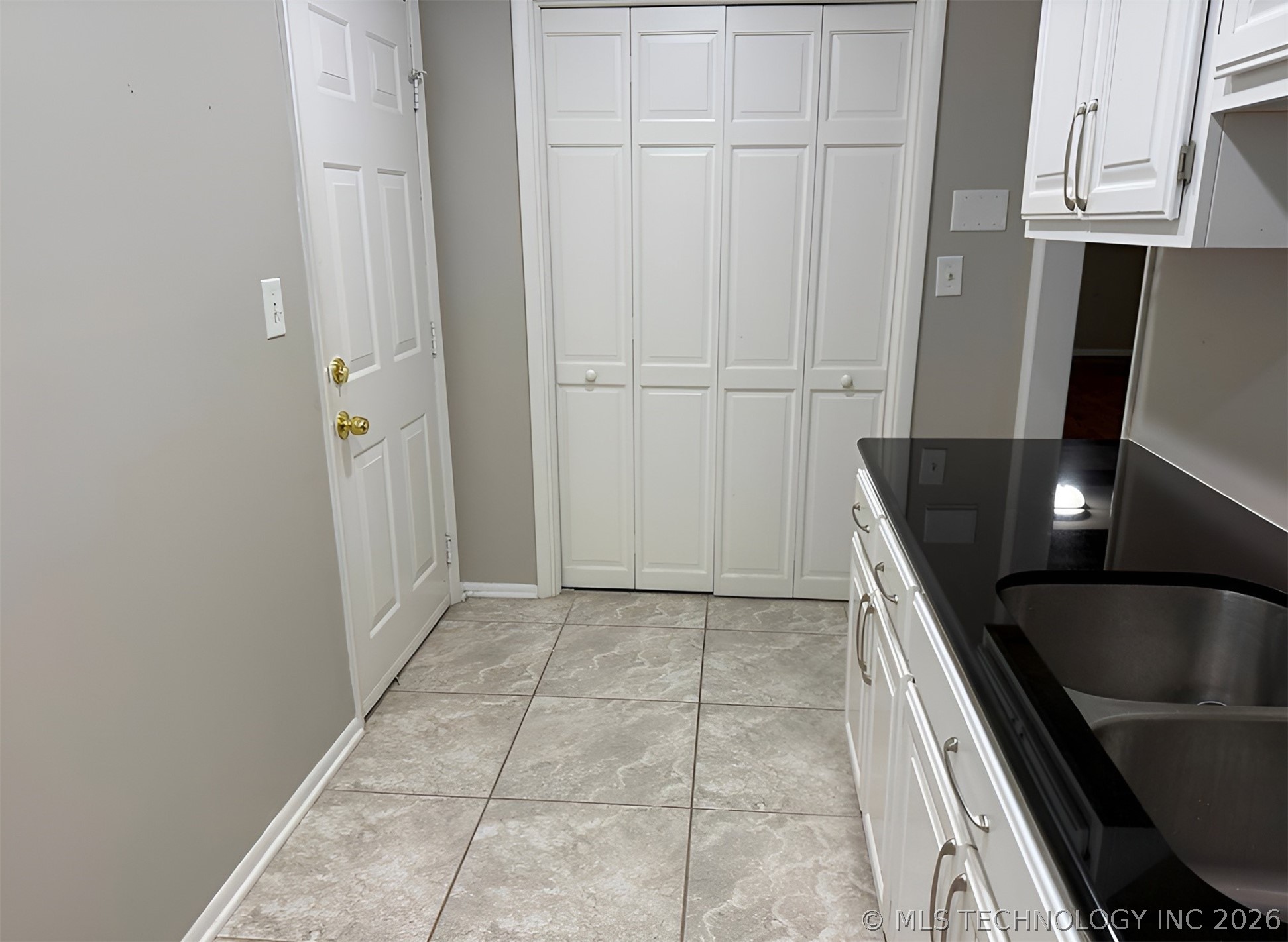 4050 E 49th Street Property Photo 18