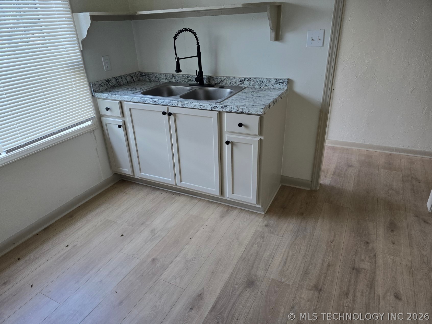 1215 Harrison Street Property Photo 5
