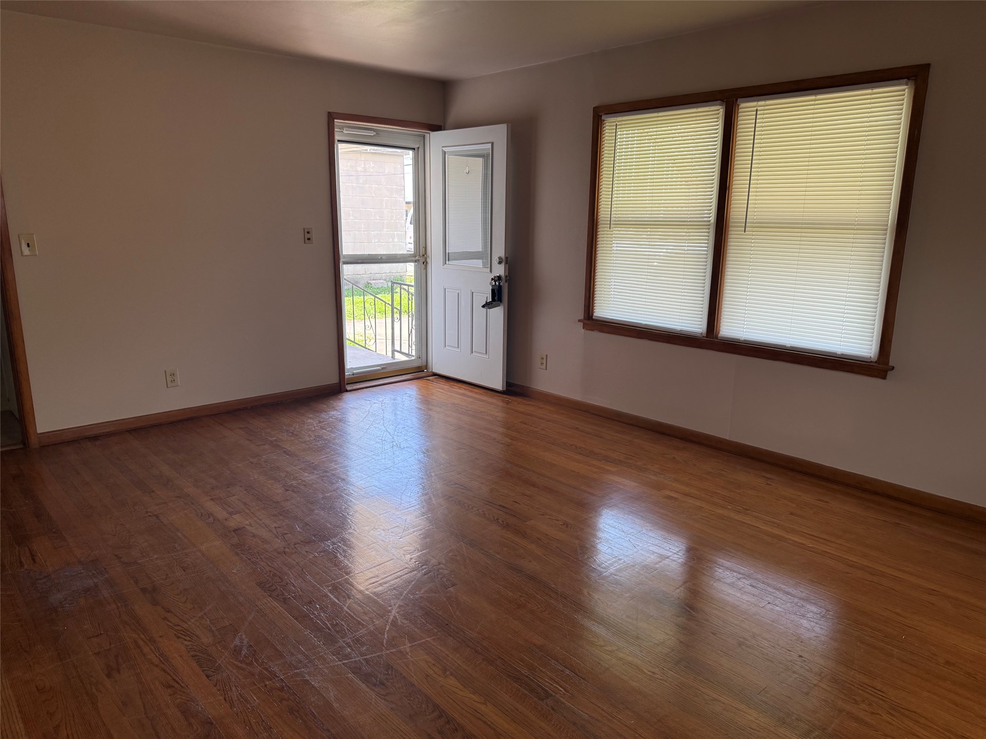 228 Se Avondale Property Photo 2