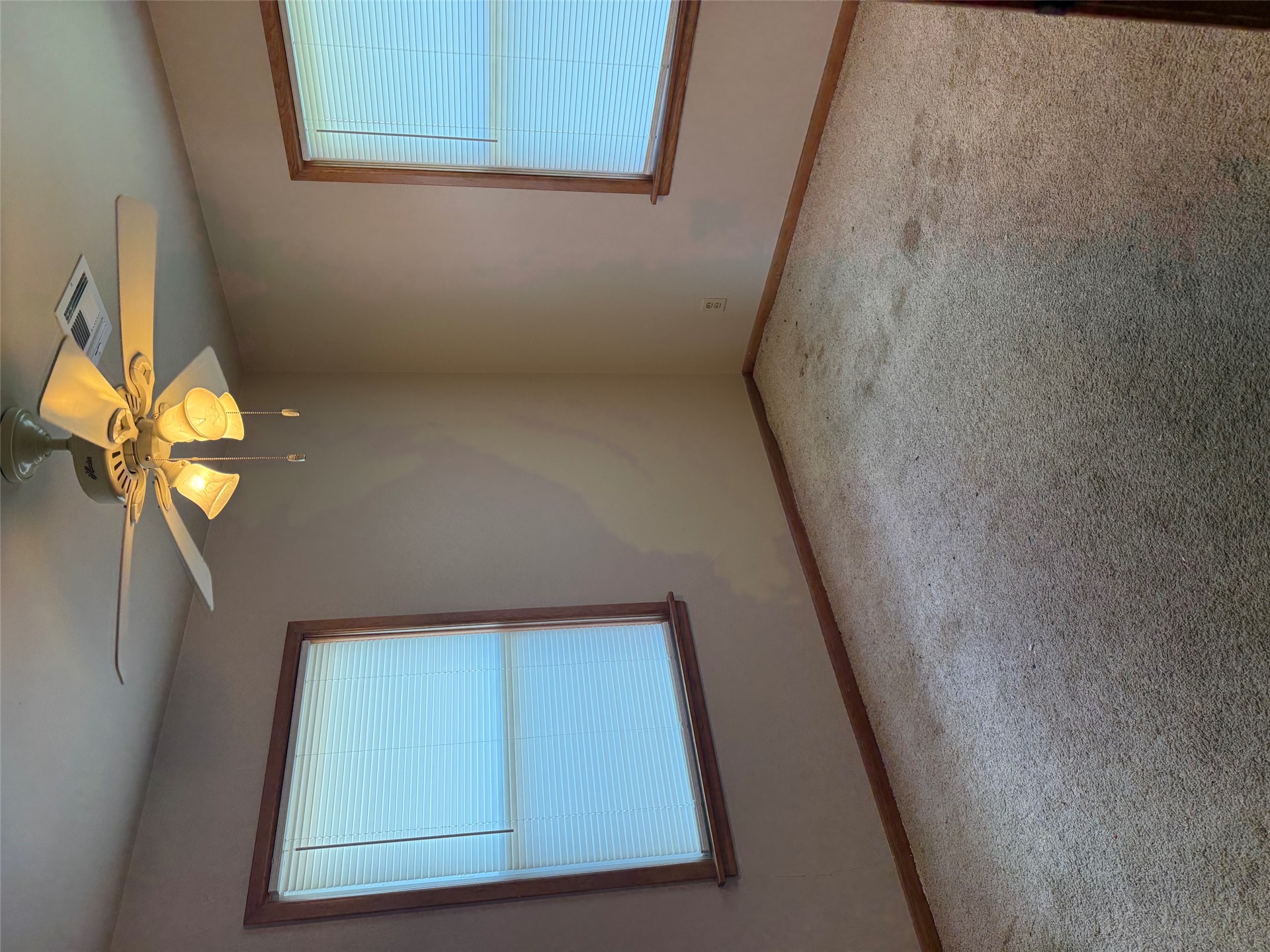 228 Se Avondale Property Photo 3