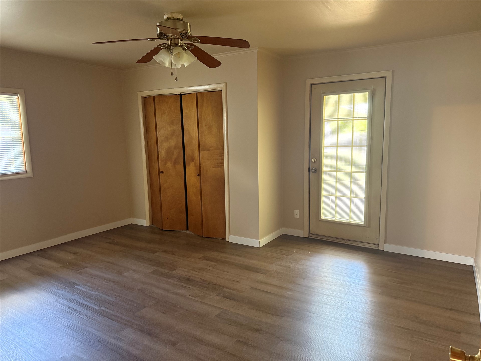 228 Se Avondale Property Photo 9