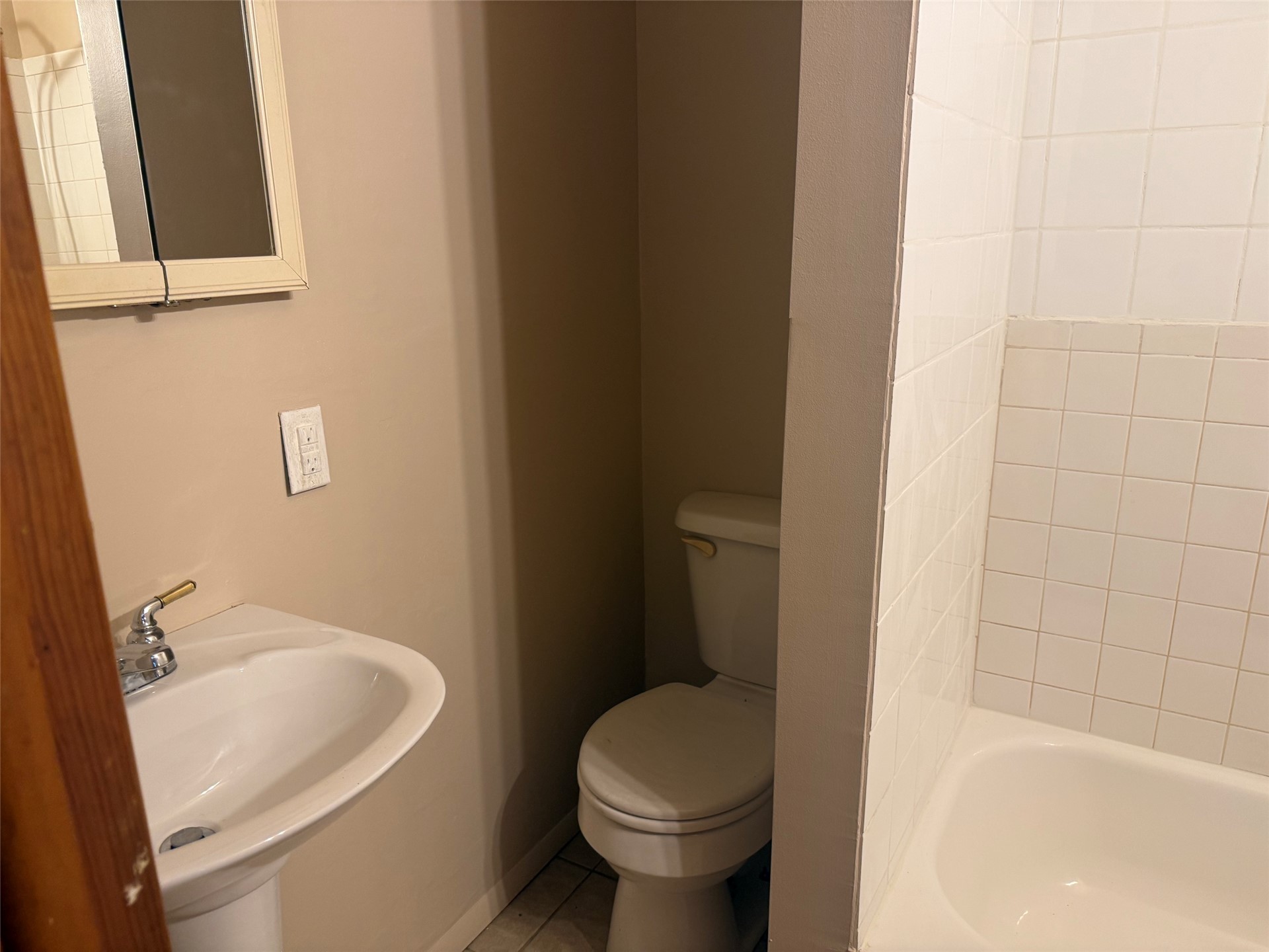 228 Se Avondale Property Photo 13