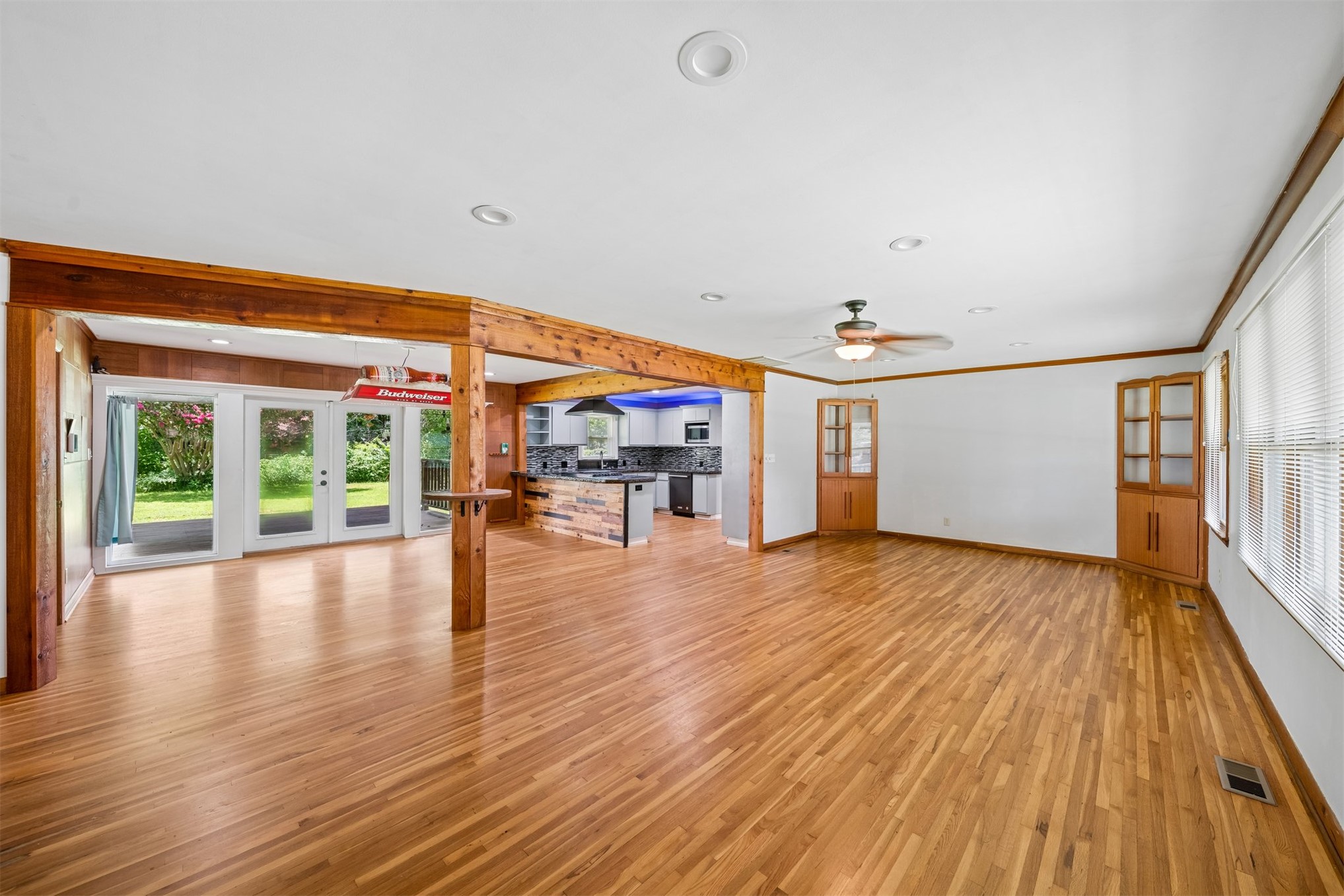 5414 S Madison Avenue Property Photo 6