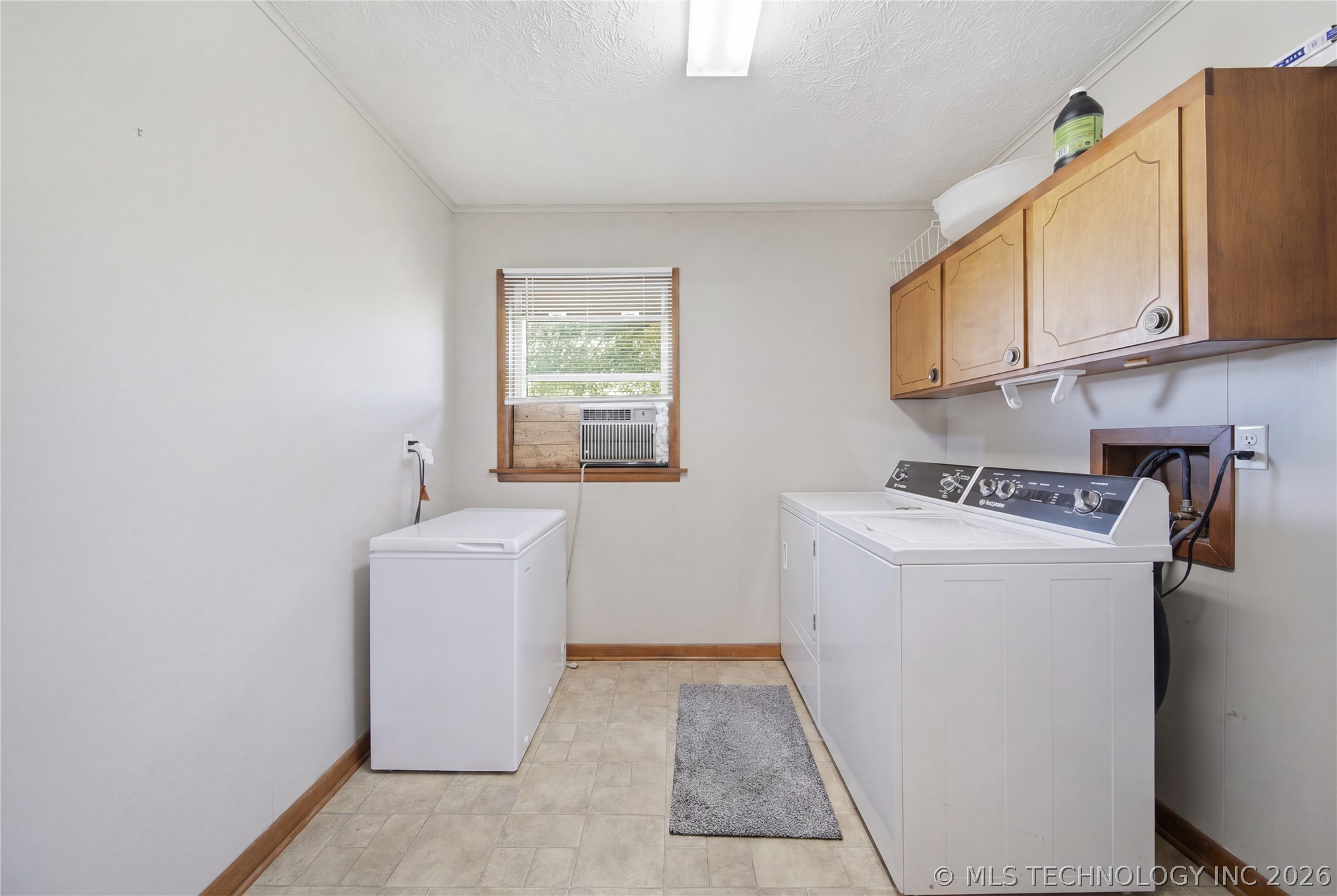 401 E 500 Property Photo 13