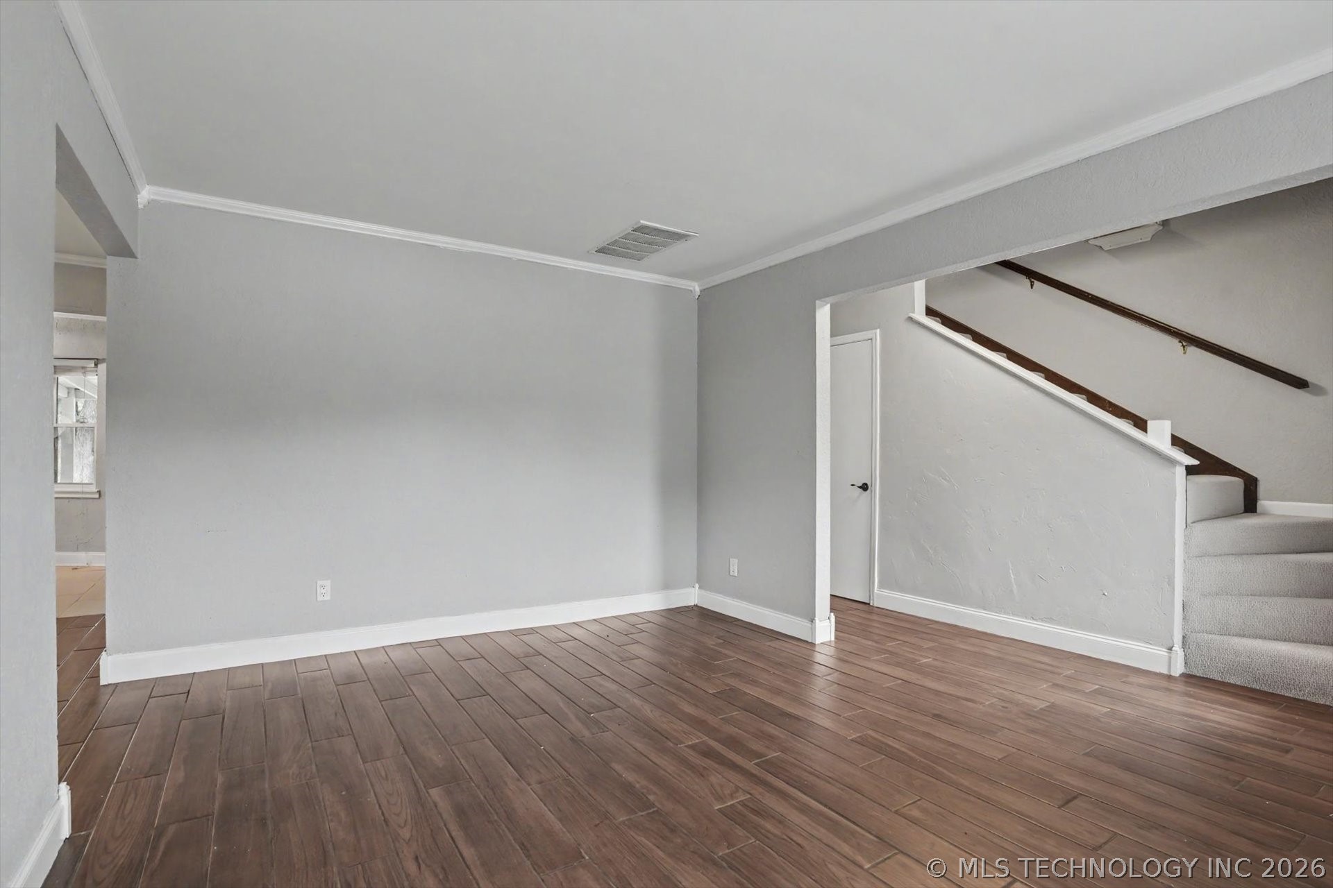 7321 S 73rd East Avenue Property Photo 9
