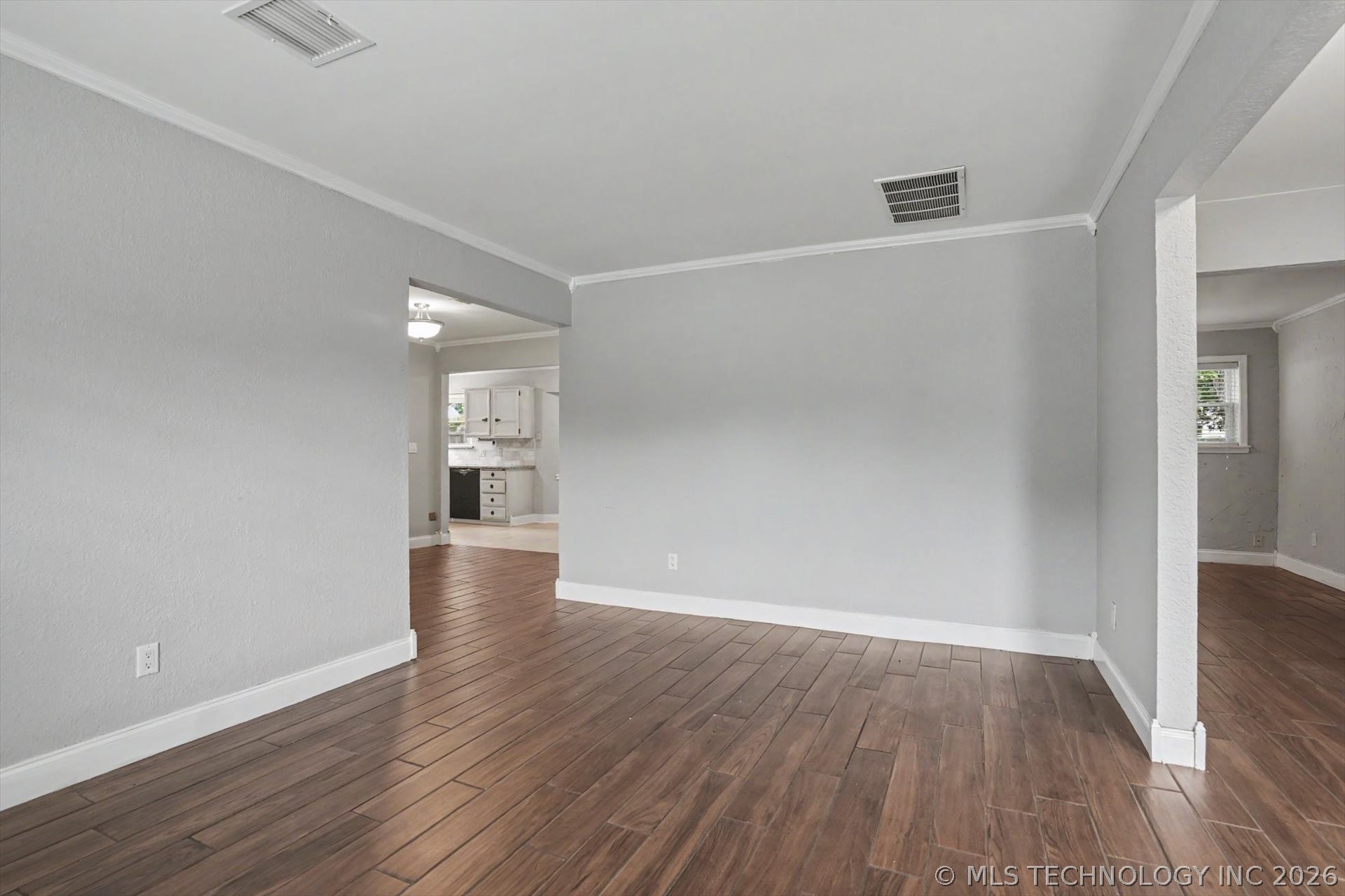 7321 S 73rd East Avenue Property Photo 10