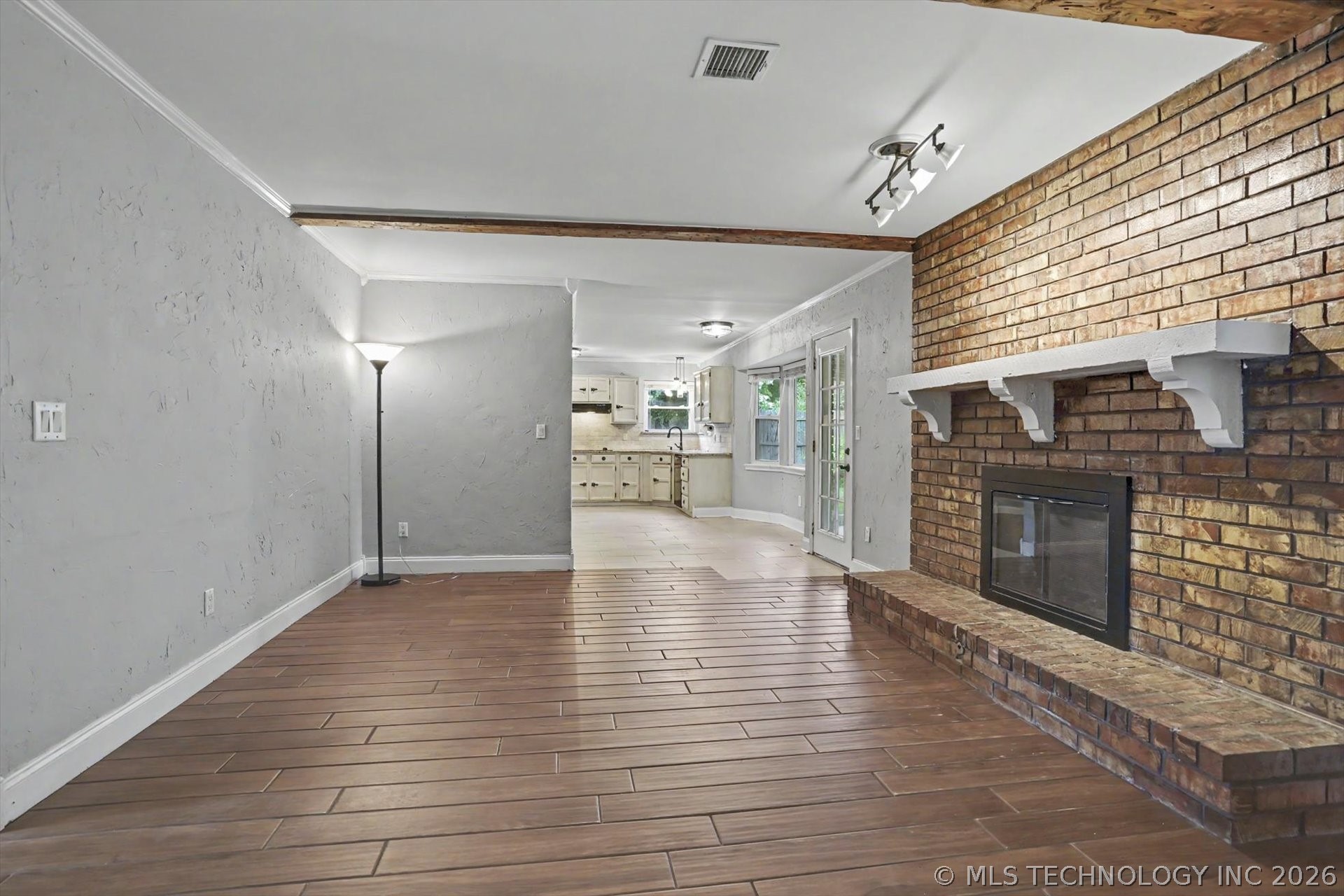 7321 S 73rd East Avenue Property Photo 15