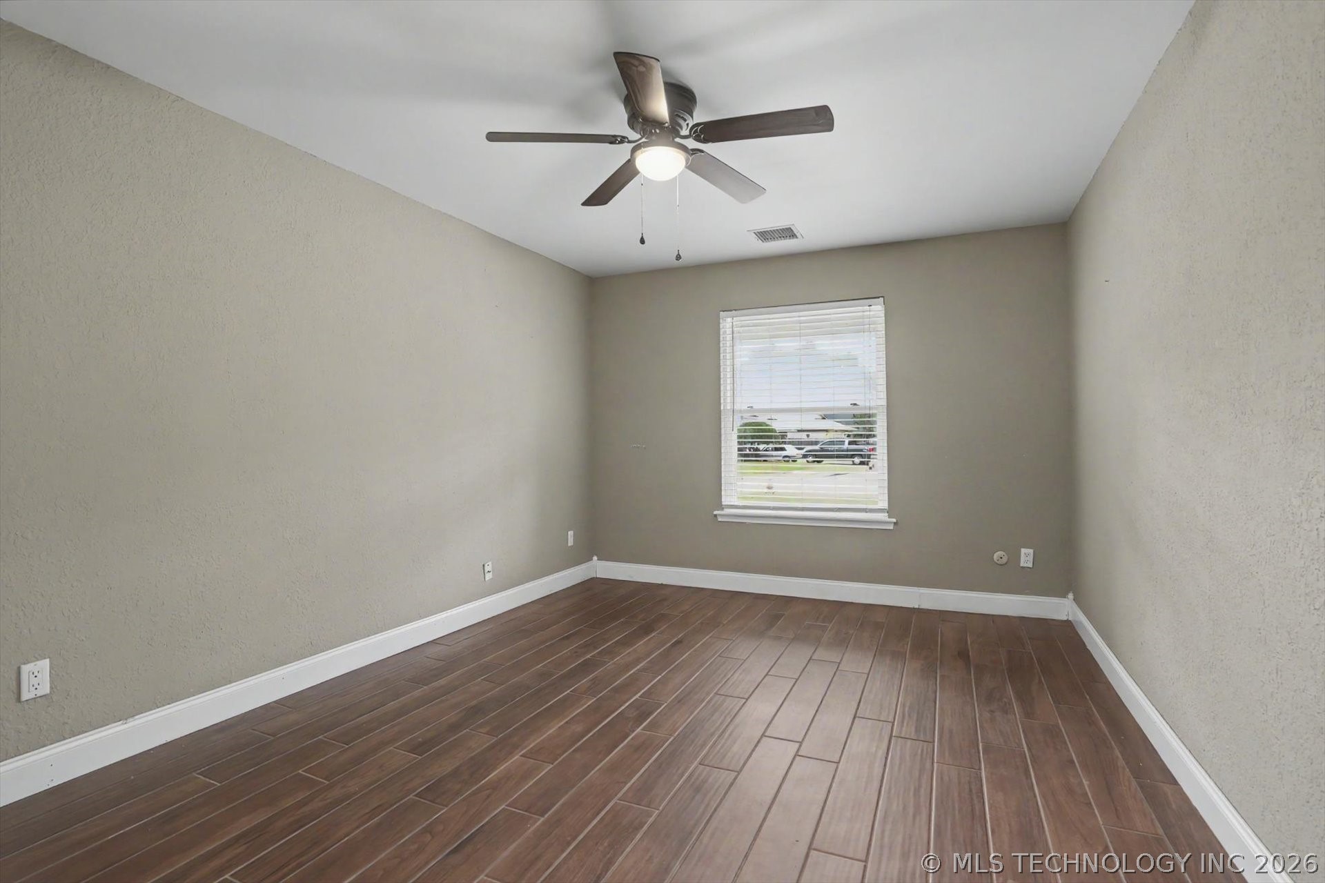 7321 S 73rd East Avenue Property Photo 28