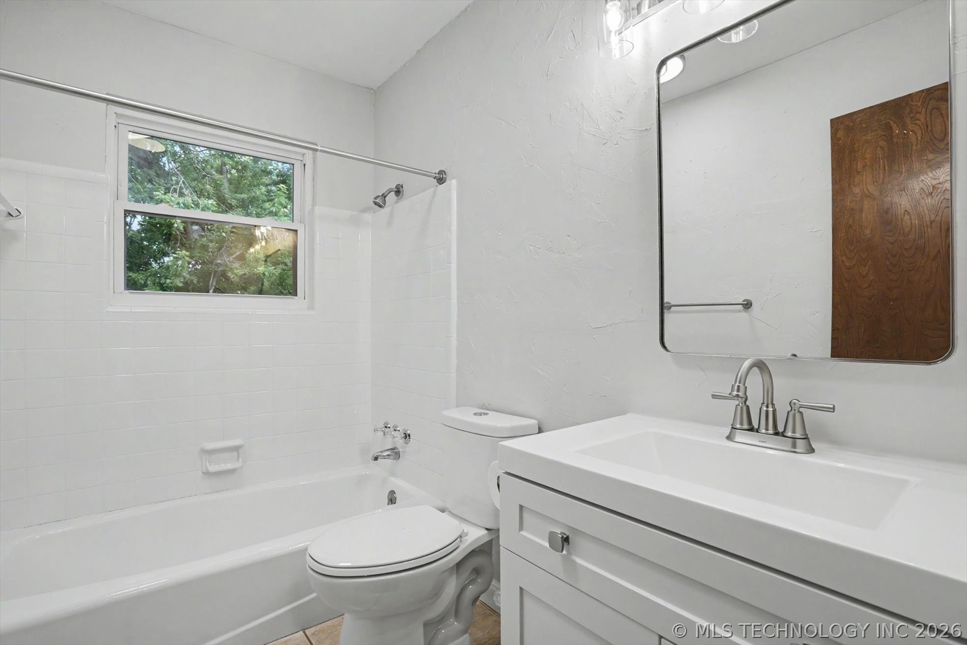 7321 S 73rd East Avenue Property Photo 34