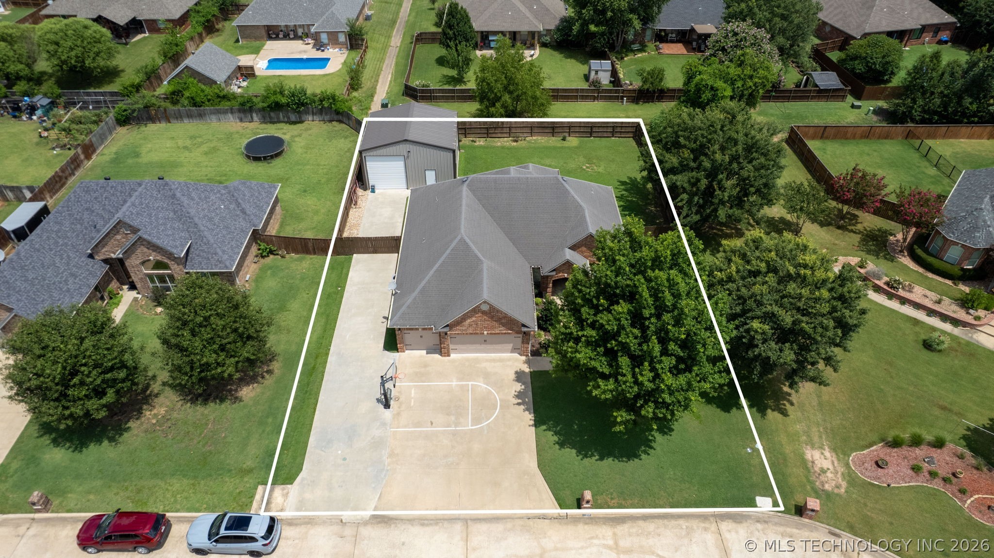 5718 Beretta Property Photo 1