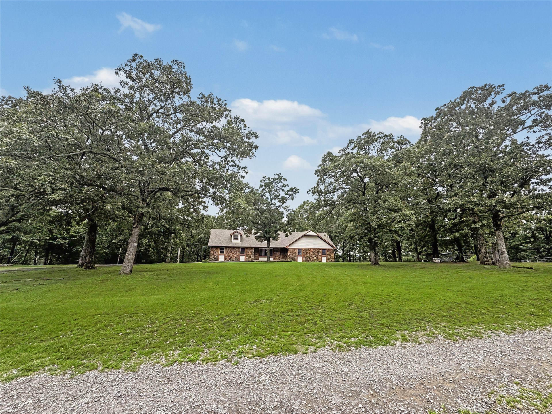 20472 S 494 Road Property Photo 3