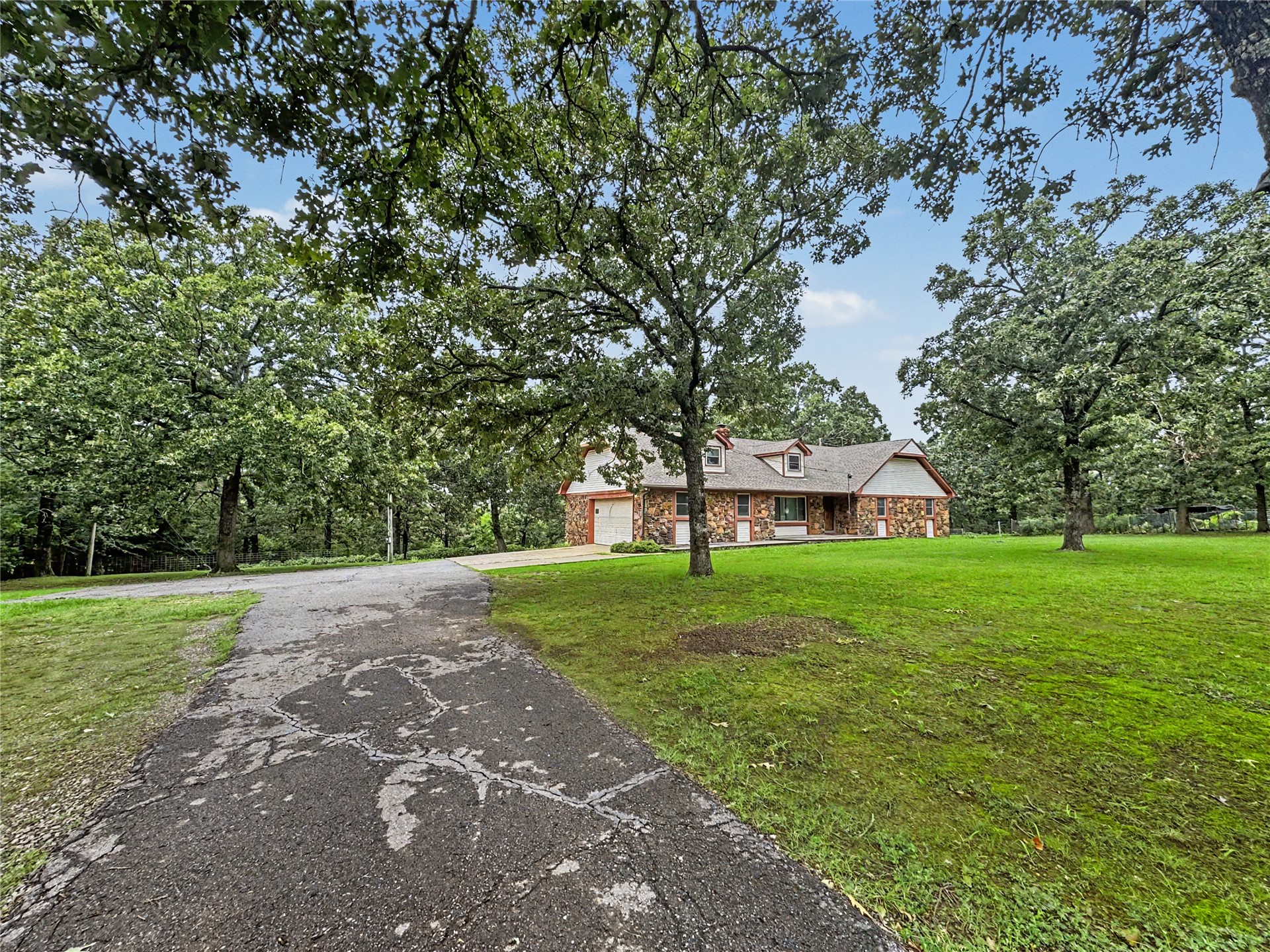 20472 S 494 Road Property Photo 4