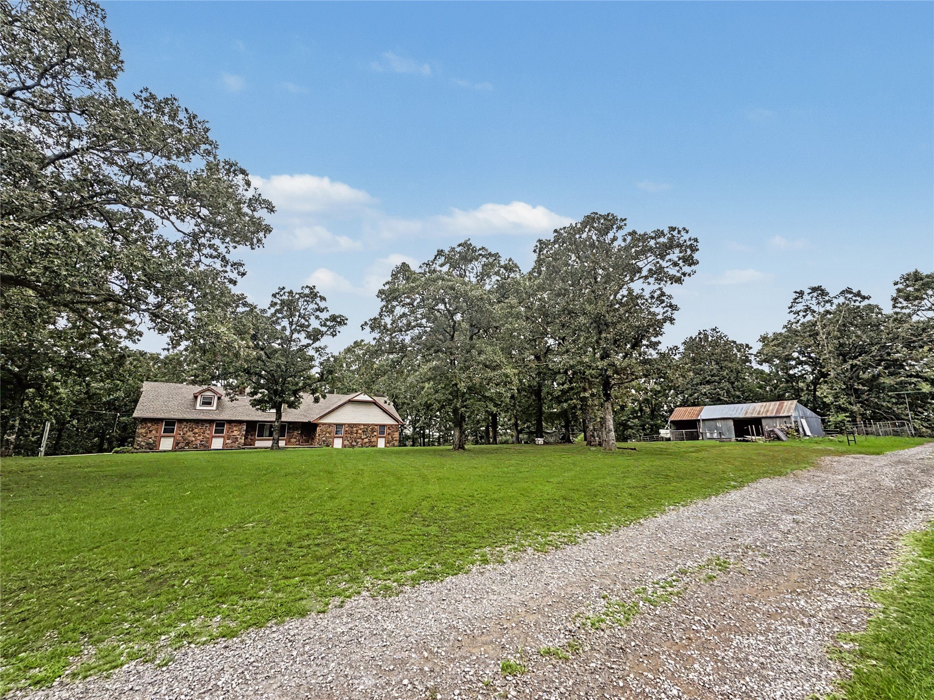 20472 S 494 Road Property Photo 5
