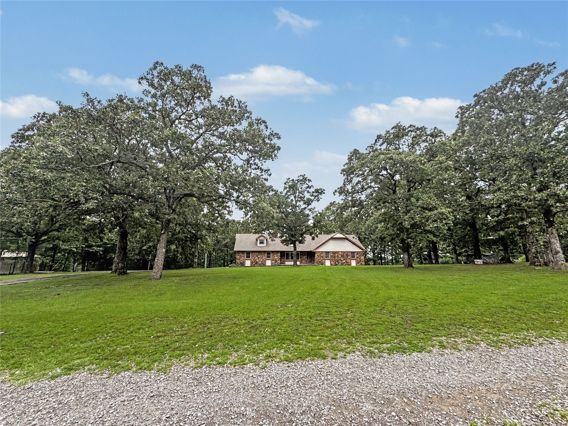 20472 S 494 Road Property Photo 6