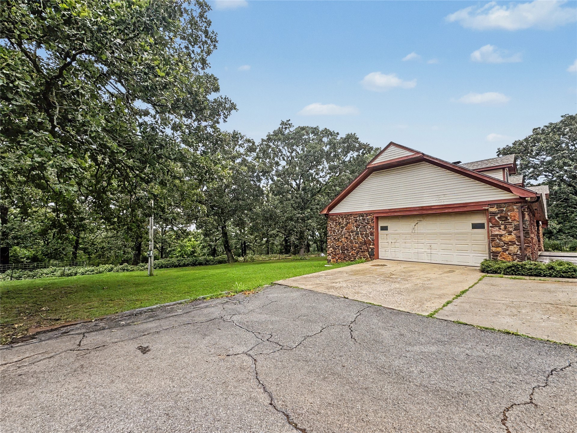 20472 S 494 Road Property Photo 18