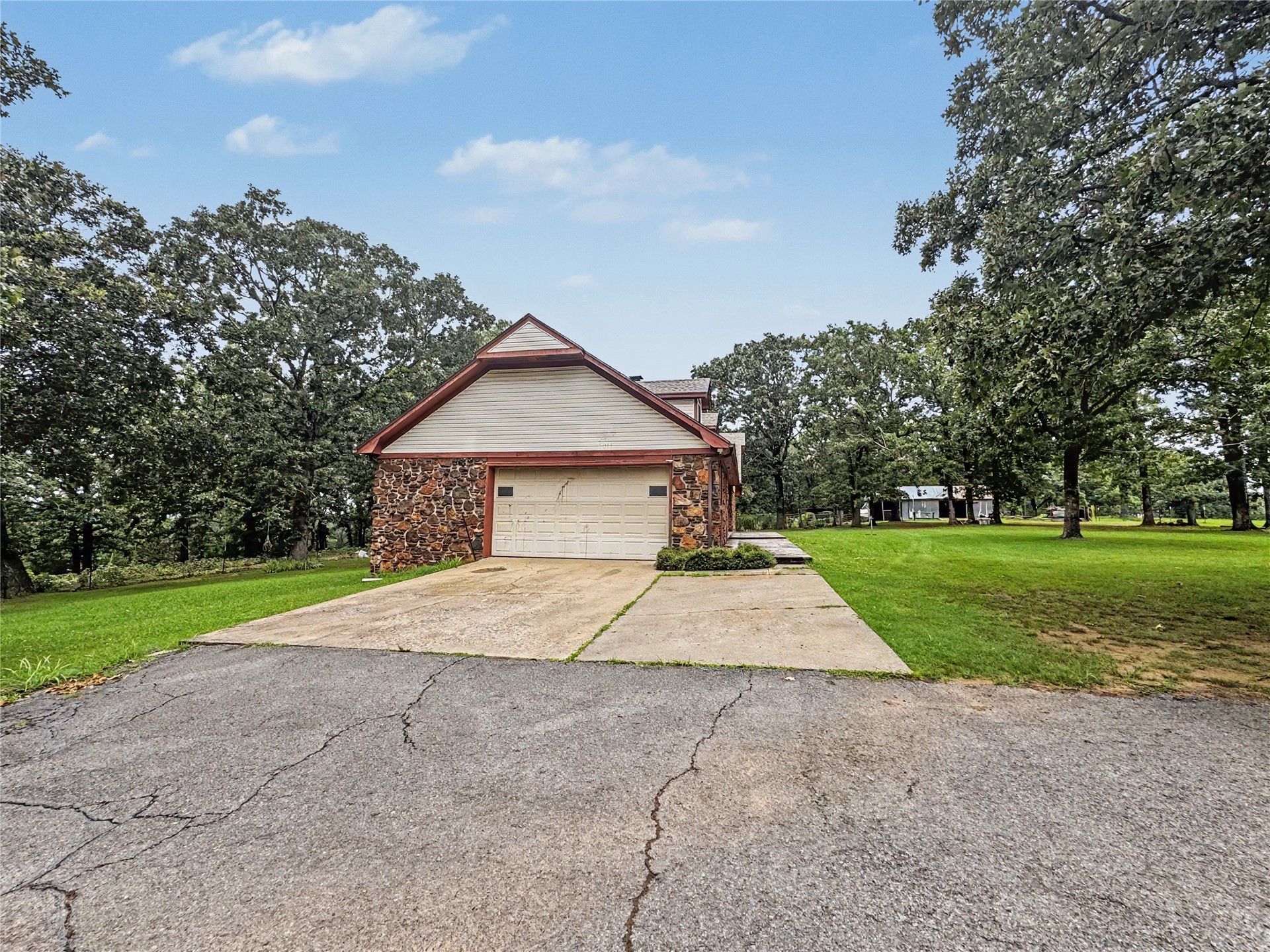 20472 S 494 Road Property Photo 19