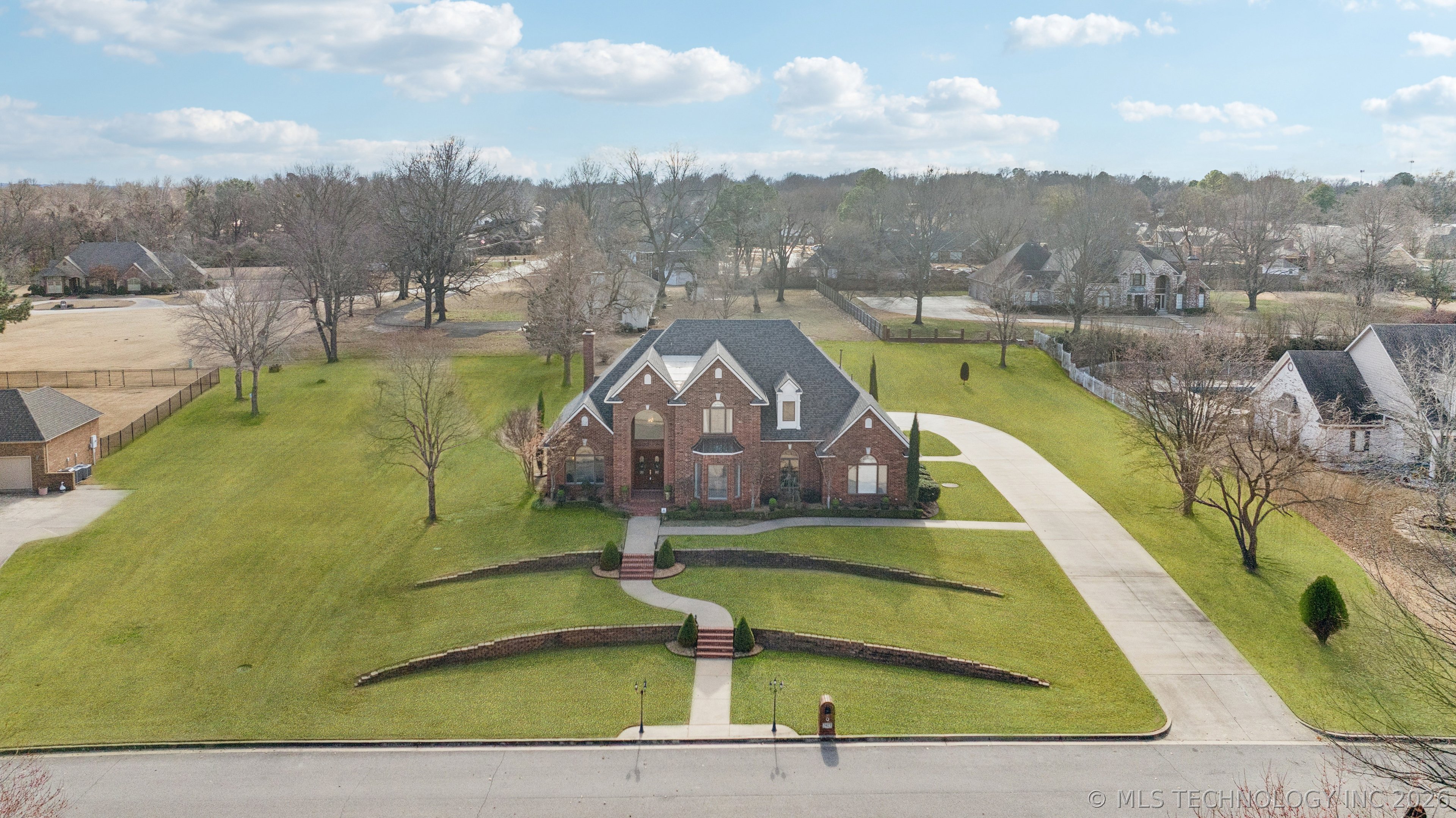 3423 River Bend Road Property Photo 2