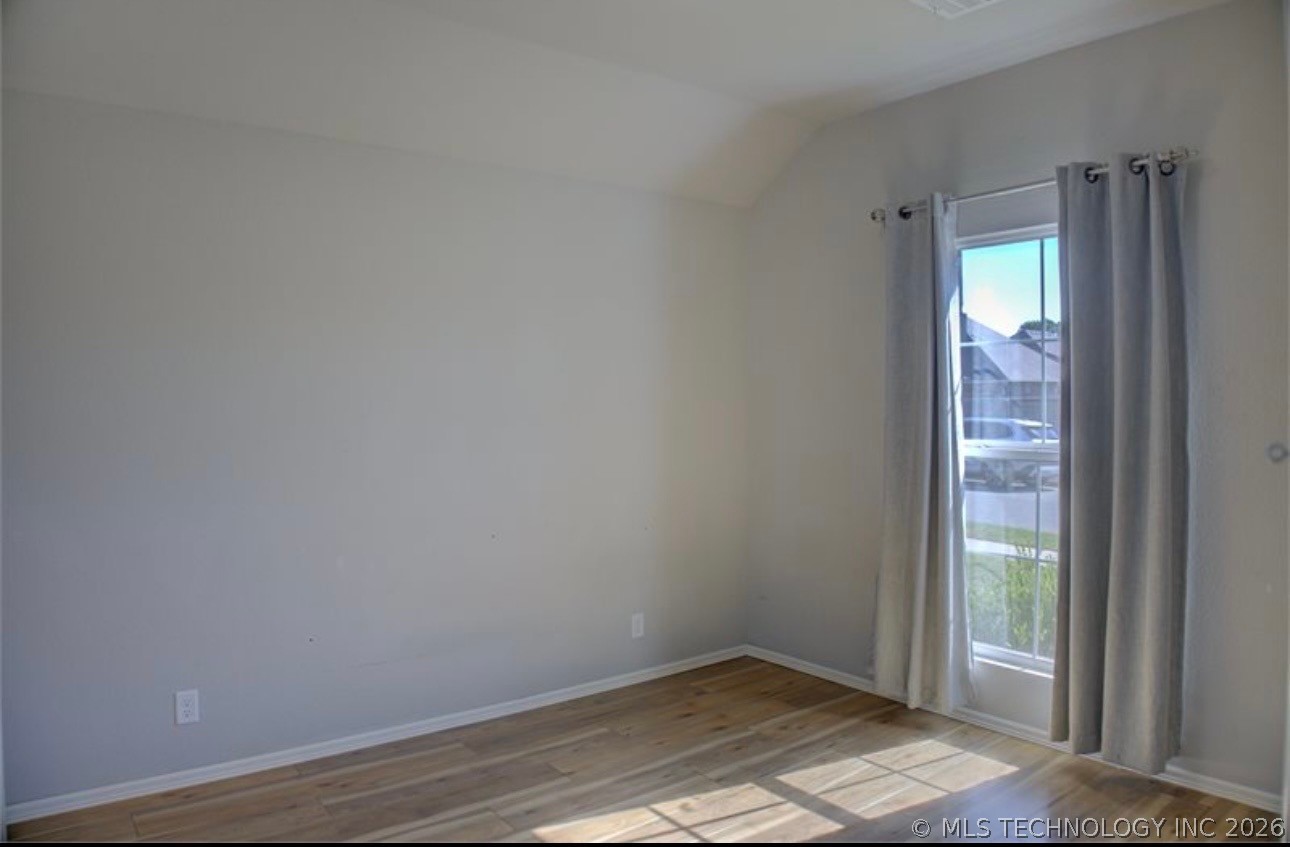 7012 S Elder Avenue Property Photo 21