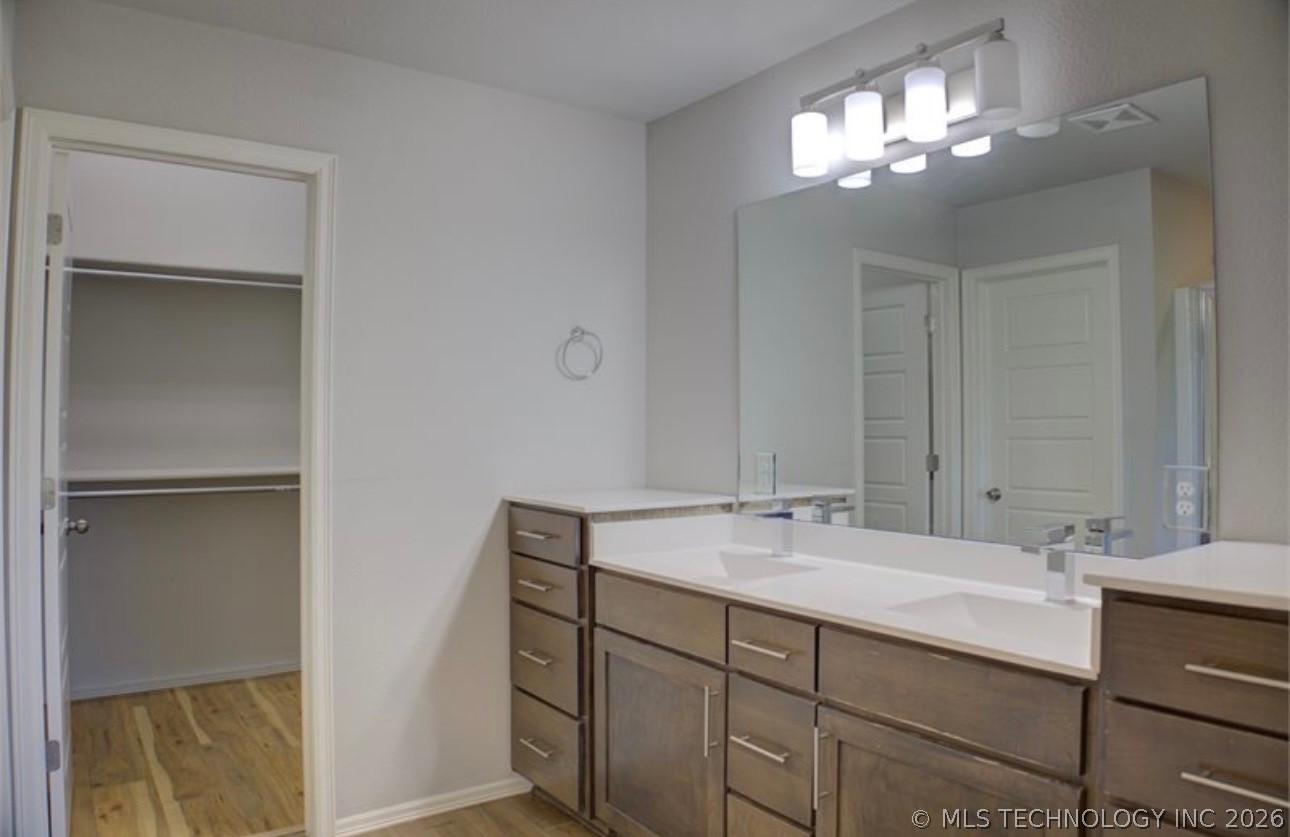 7012 S Elder Avenue Property Photo 33