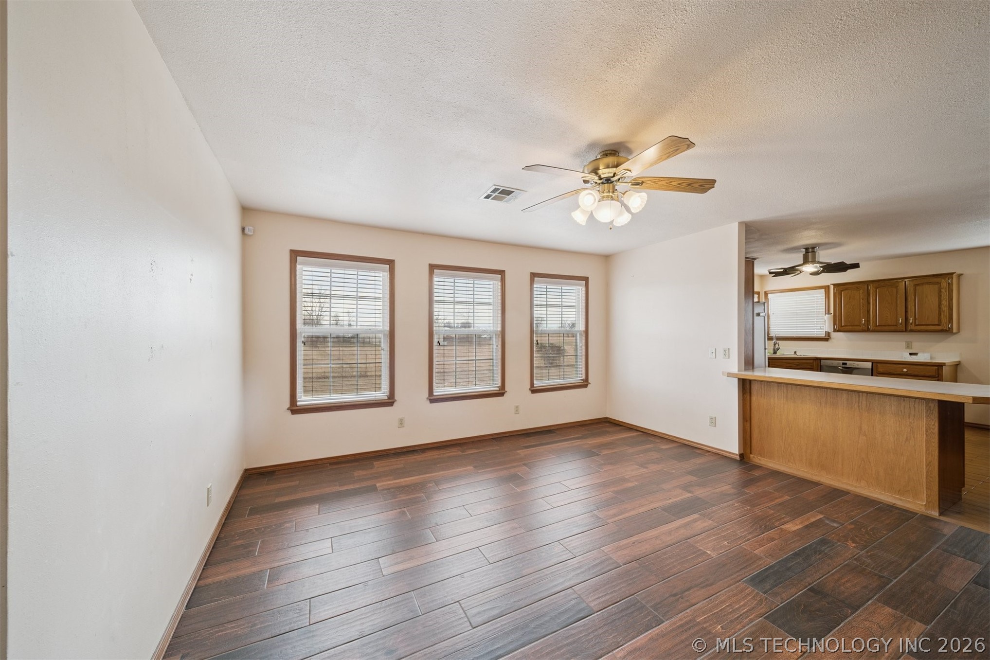5401 N 435 Road Property Photo 4