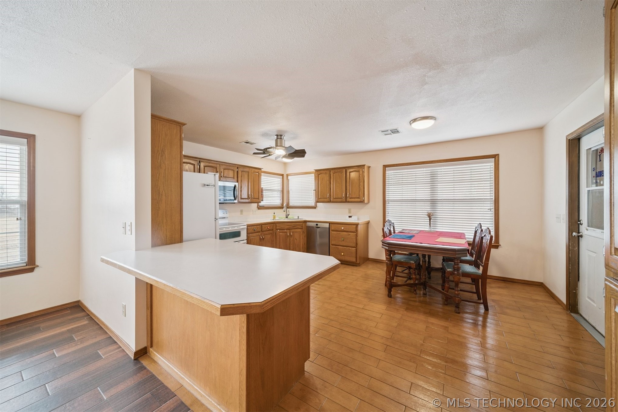 5401 N 435 Road Property Photo 6
