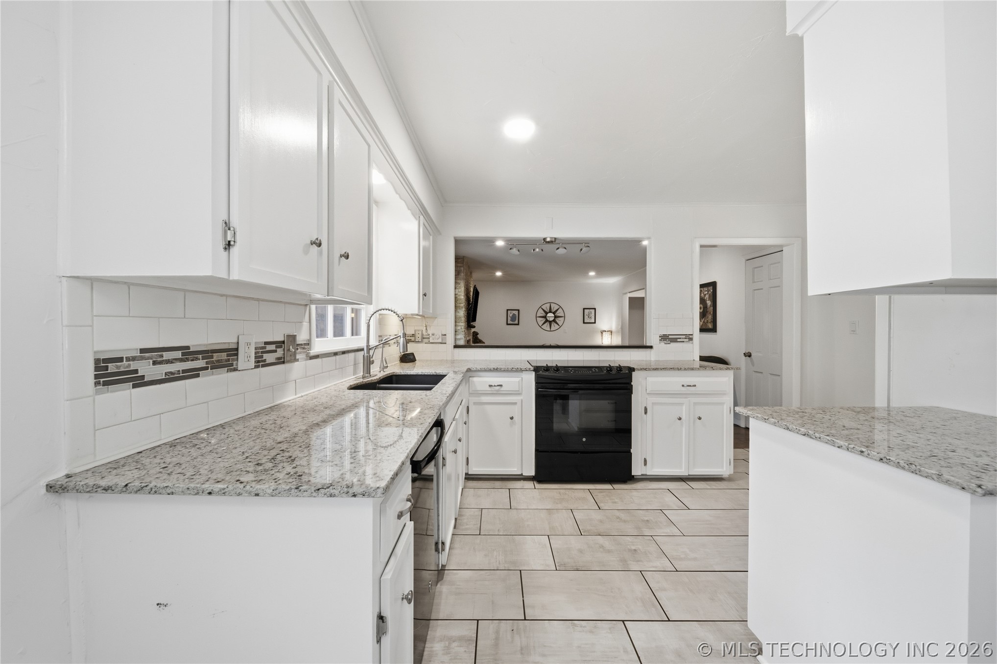 6121 E 52nd Place Property Photo 11