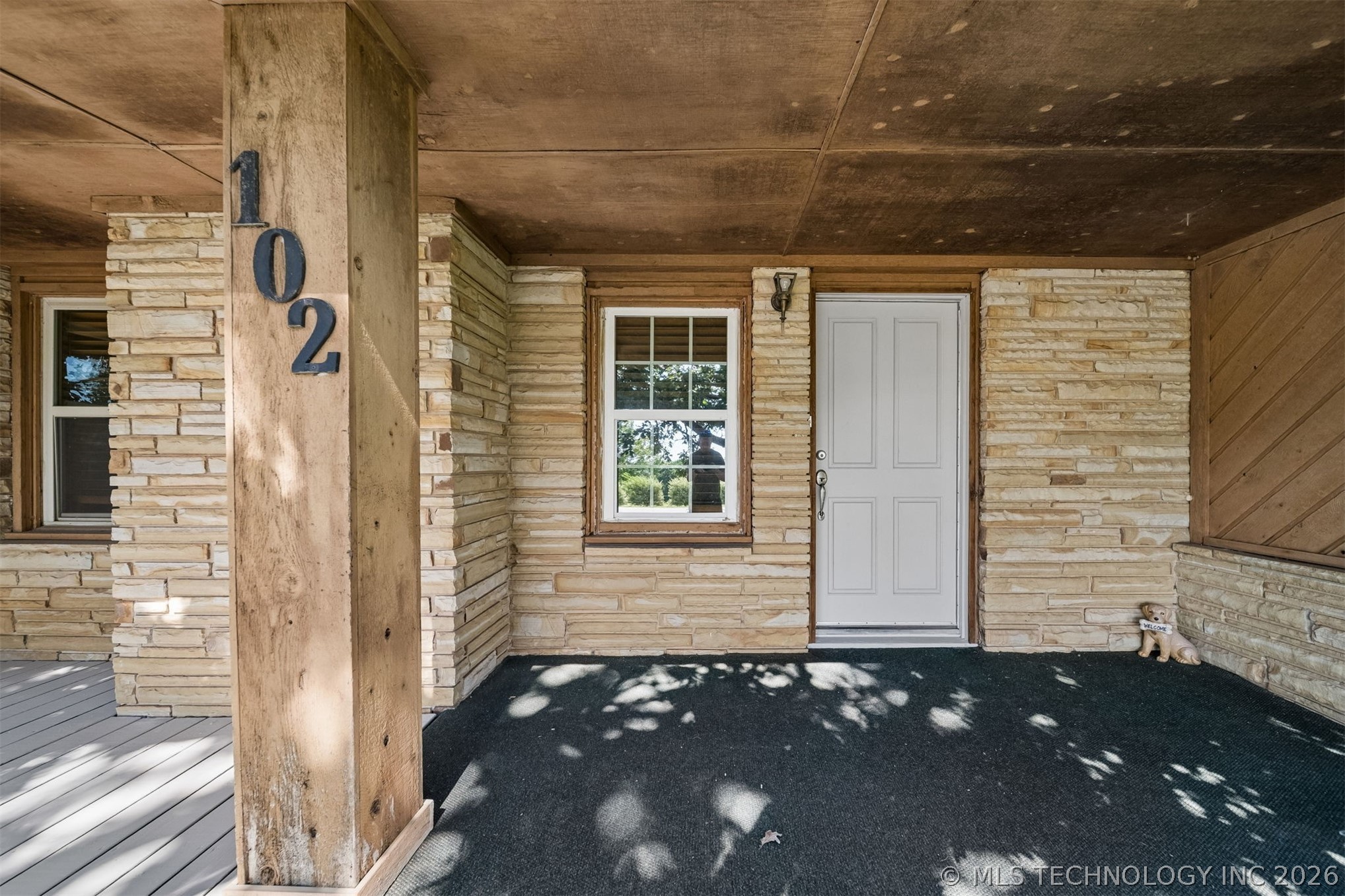102 S Country Club Road Property Photo 2