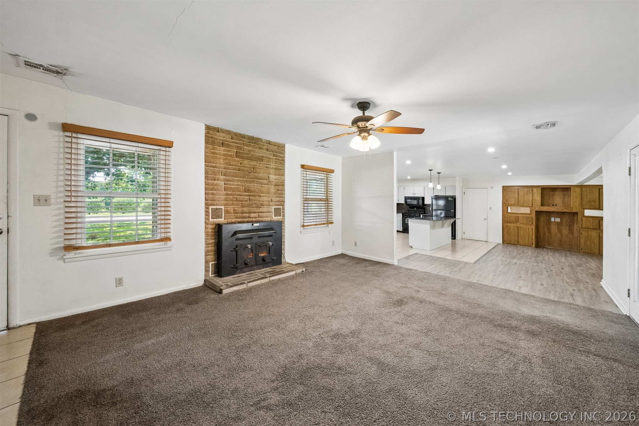 102 S Country Club Road Property Photo 8