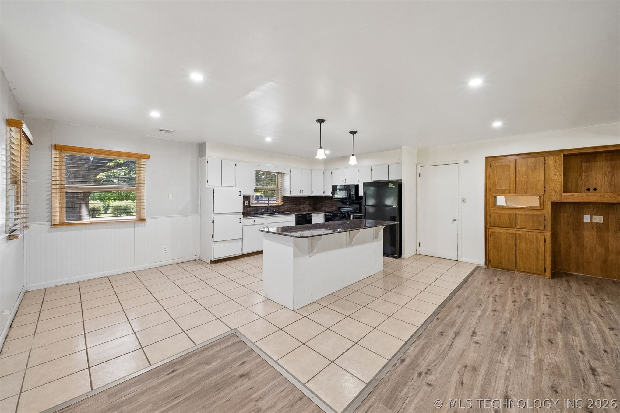 102 S Country Club Road Property Photo 9