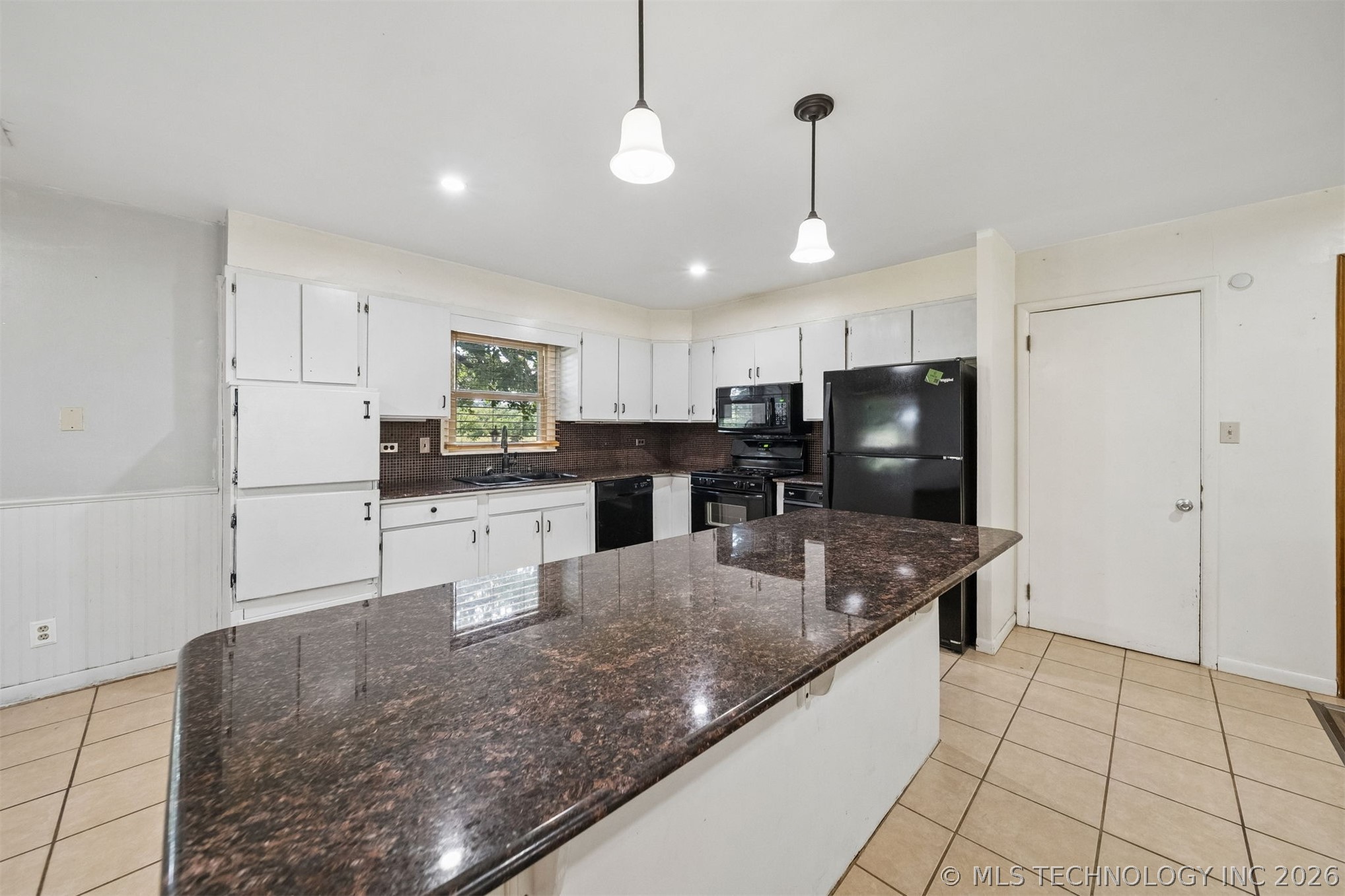 102 S Country Club Road Property Photo 12