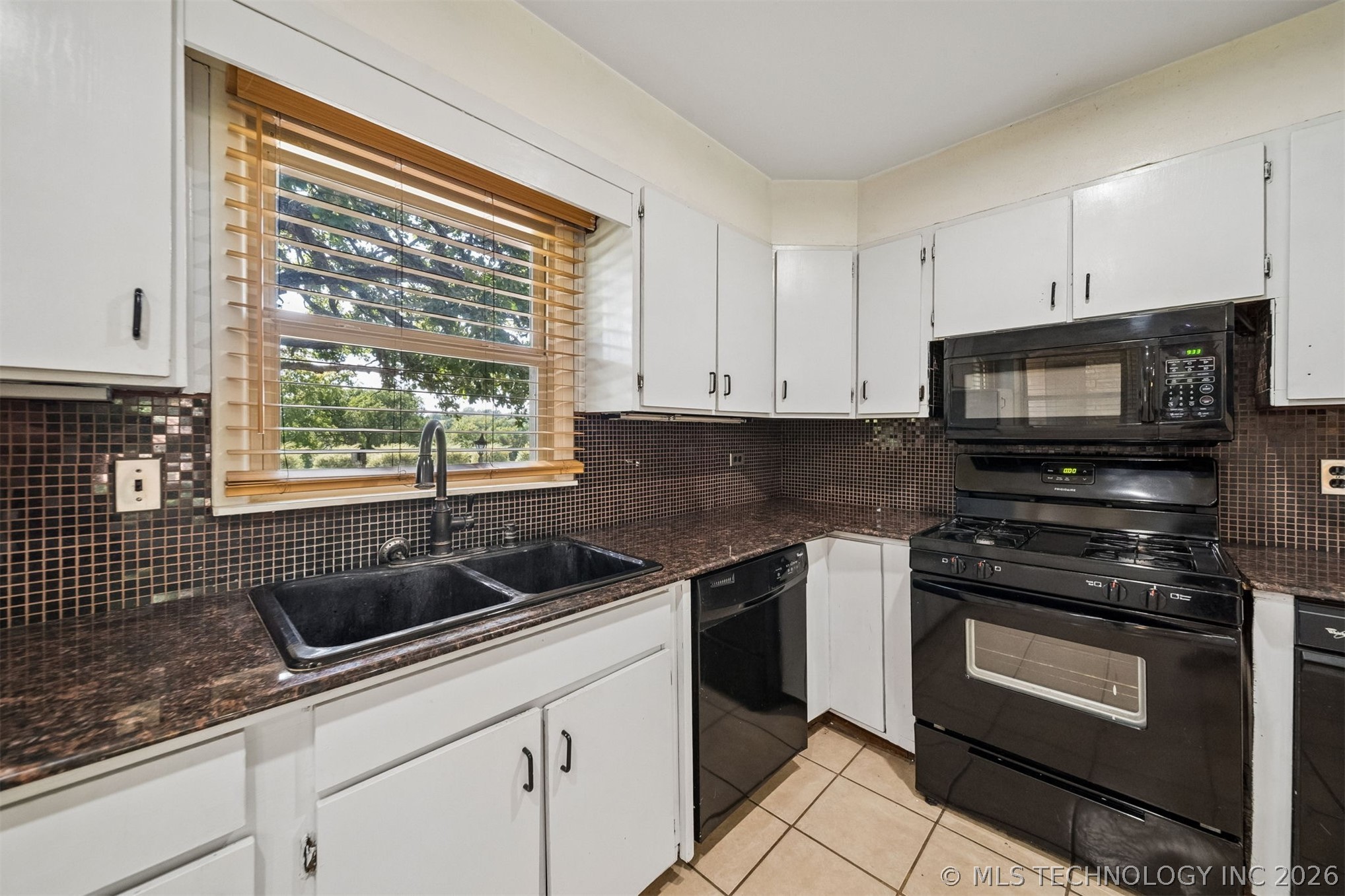 102 S Country Club Road Property Photo 13