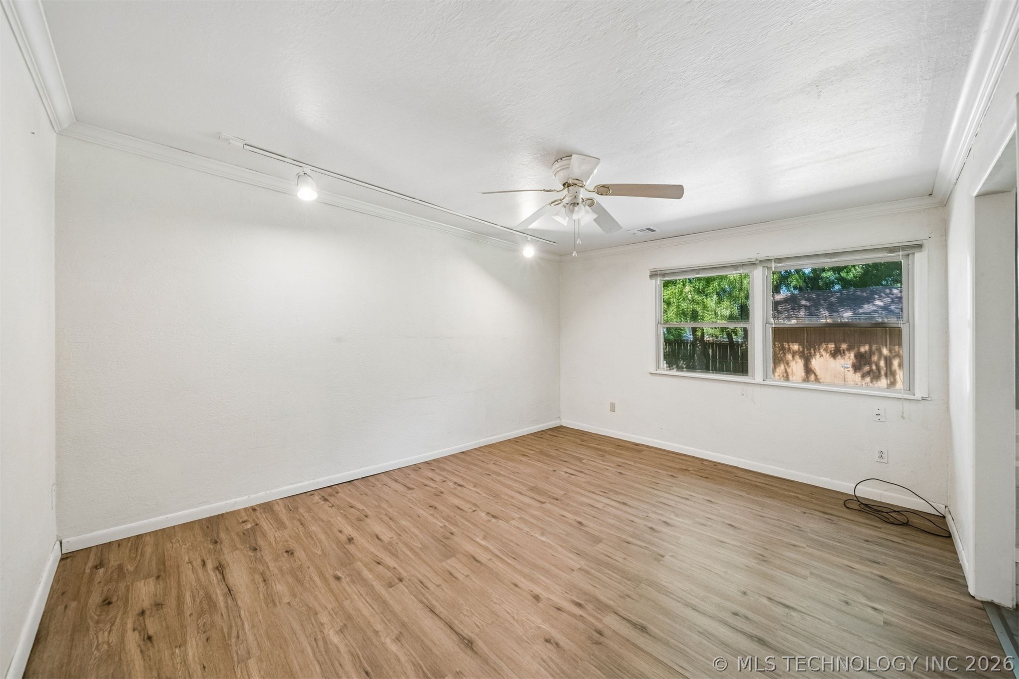 102 S Country Club Road Property Photo 15