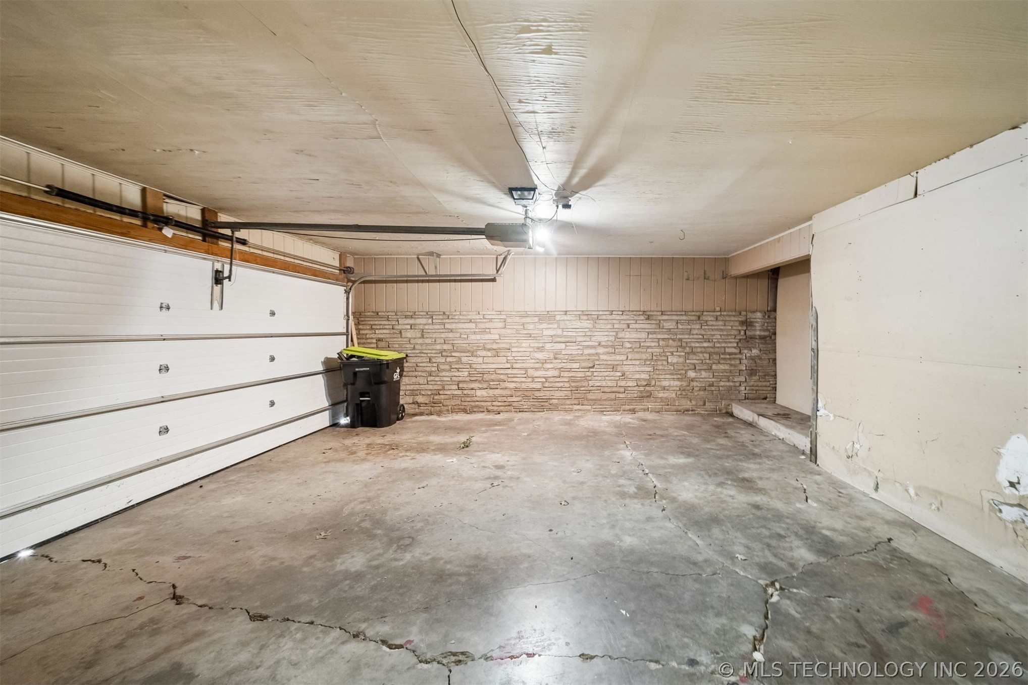102 S Country Club Road Property Photo 20