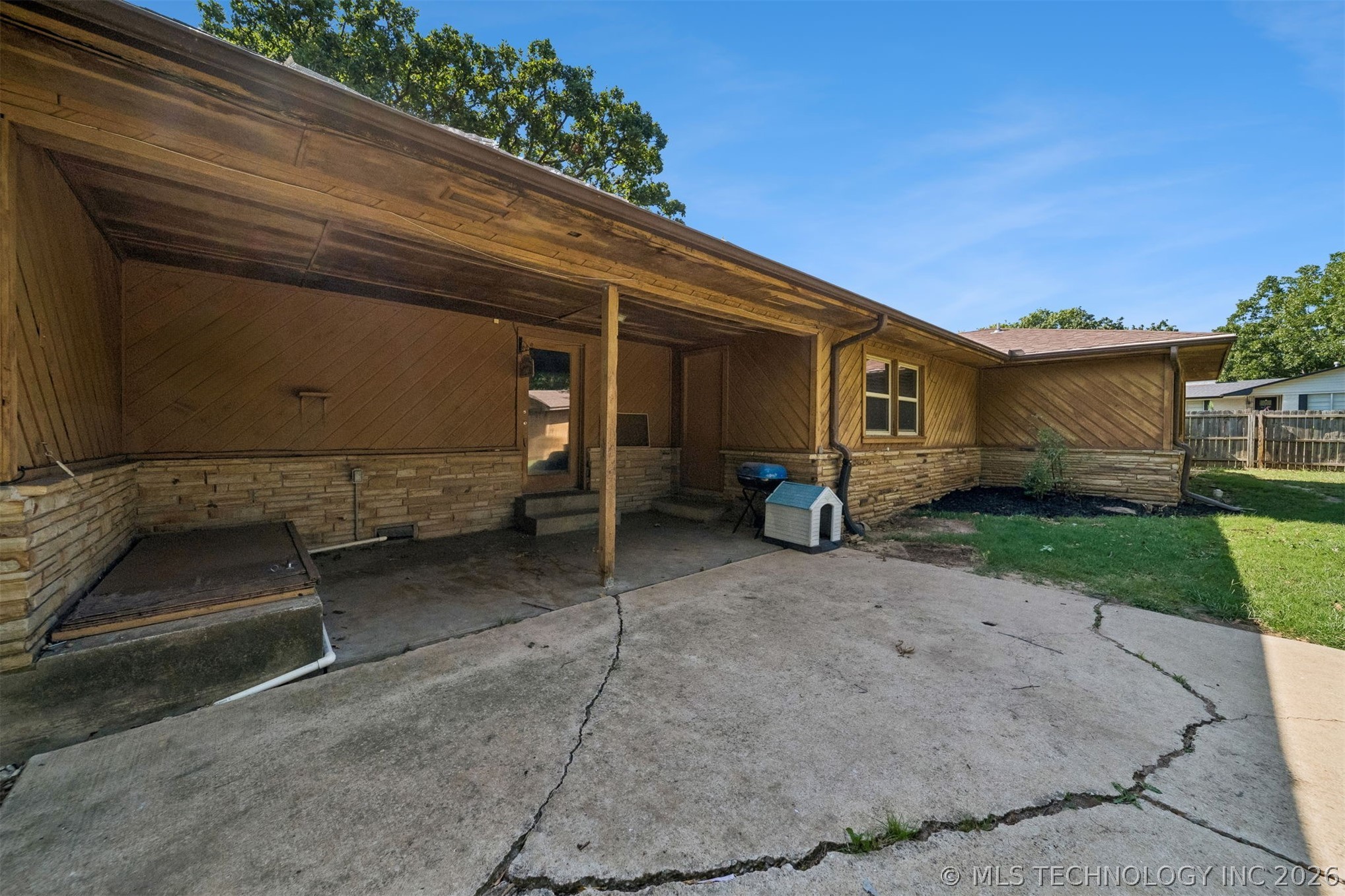 102 S Country Club Road Property Photo 22
