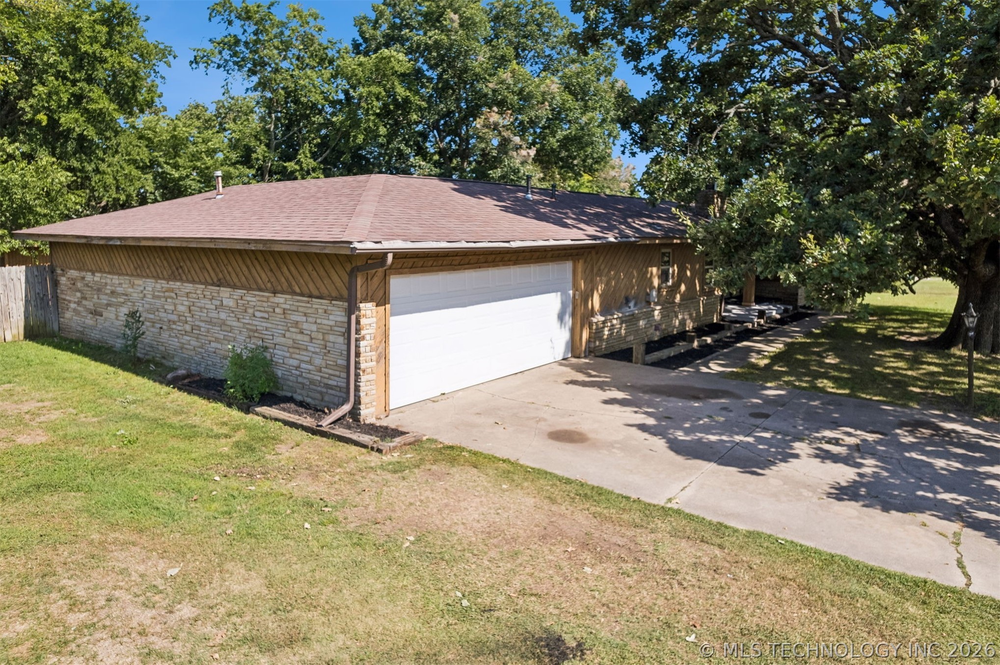 102 S Country Club Road Property Photo 25