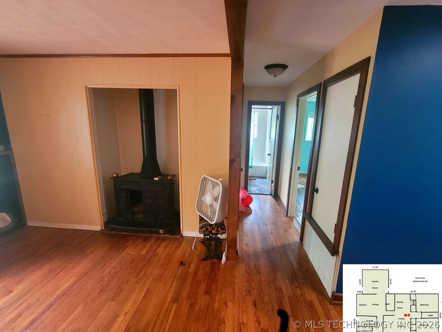 926 E 13th Street Property Photo 9