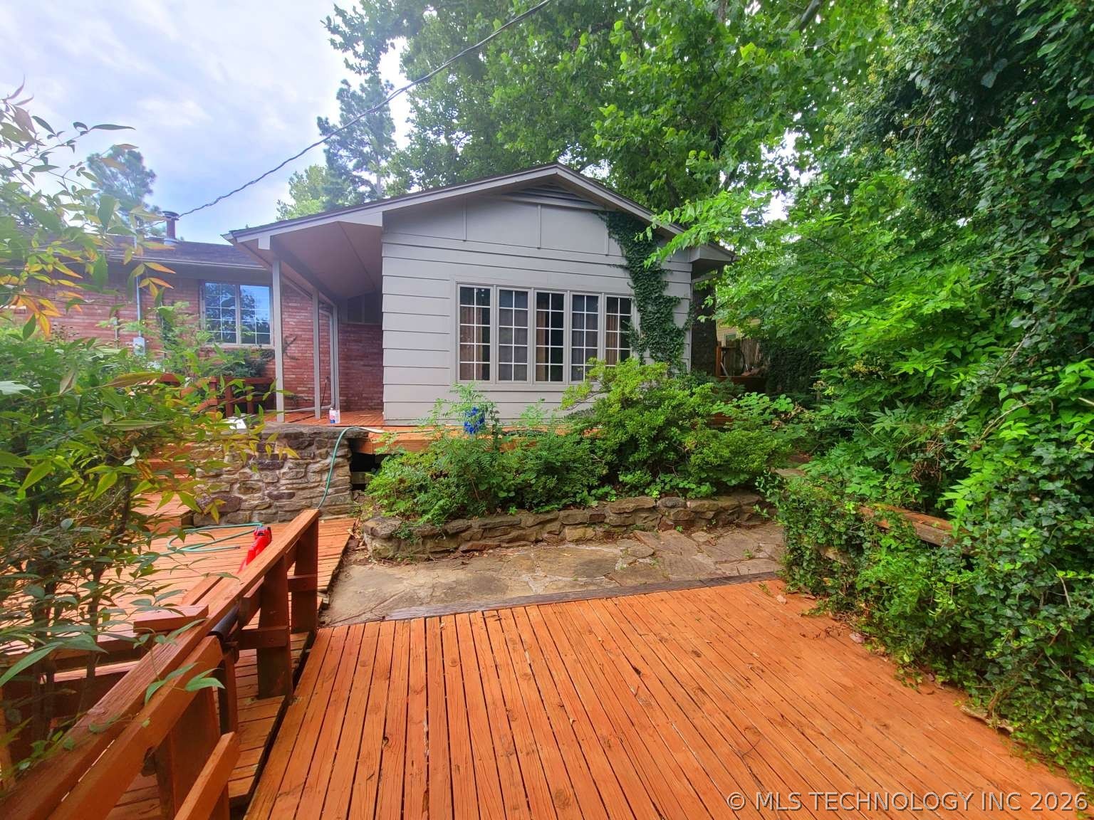 926 E 13th Street Property Photo 29