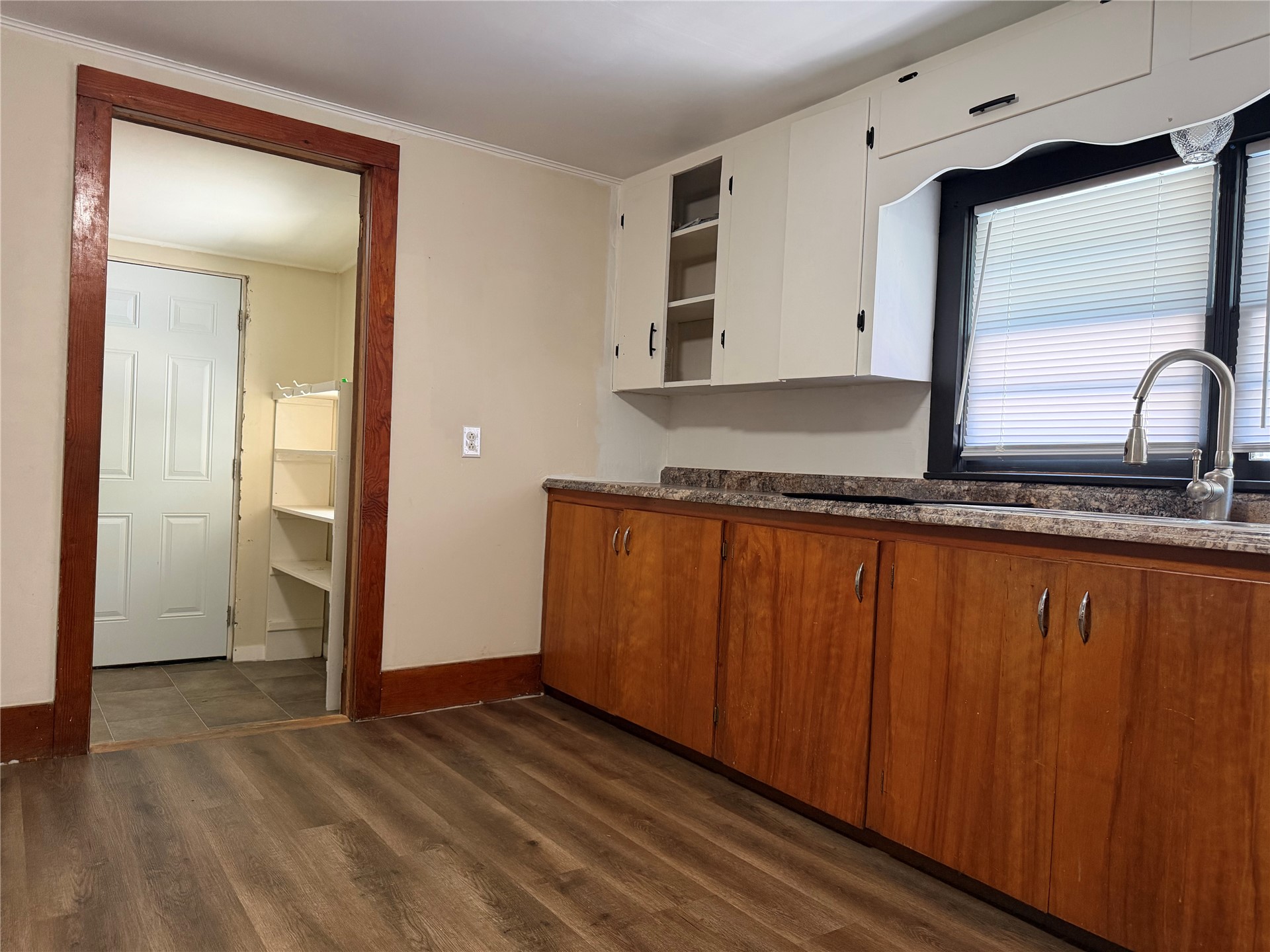 1319 E Modoc Avenue Property Photo 4