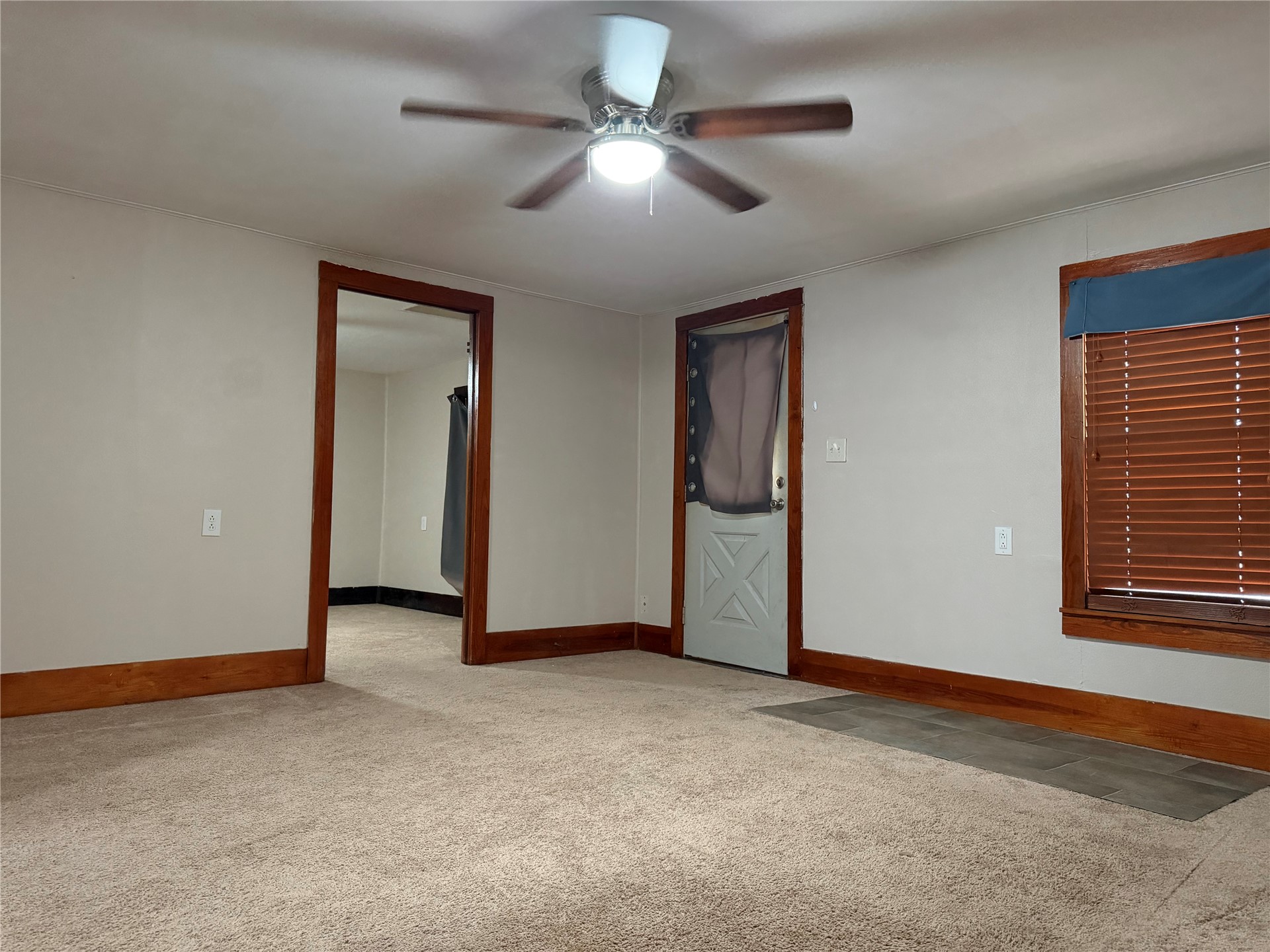 1319 E Modoc Avenue Property Photo 6