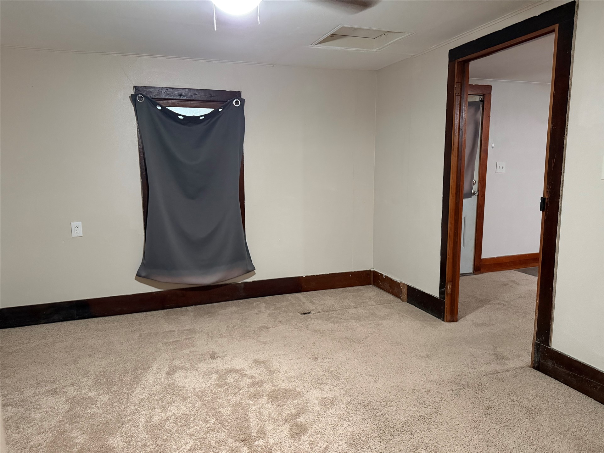 1319 E Modoc Avenue Property Photo 9
