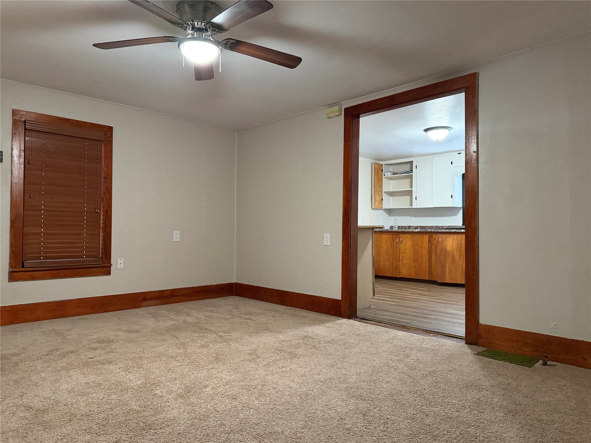 1319 E Modoc Avenue Property Photo 13