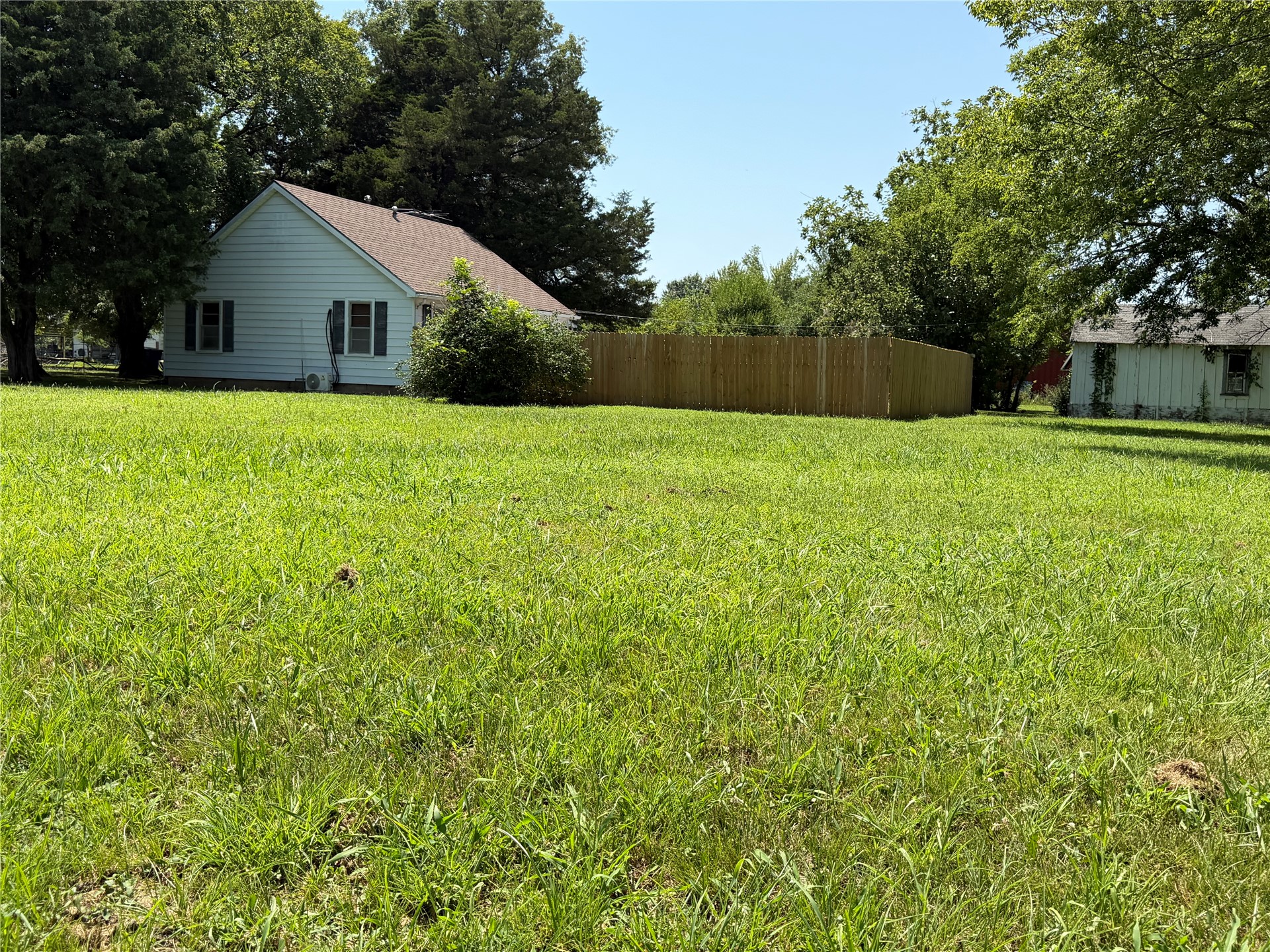 1319 E Modoc Avenue Property Photo 19