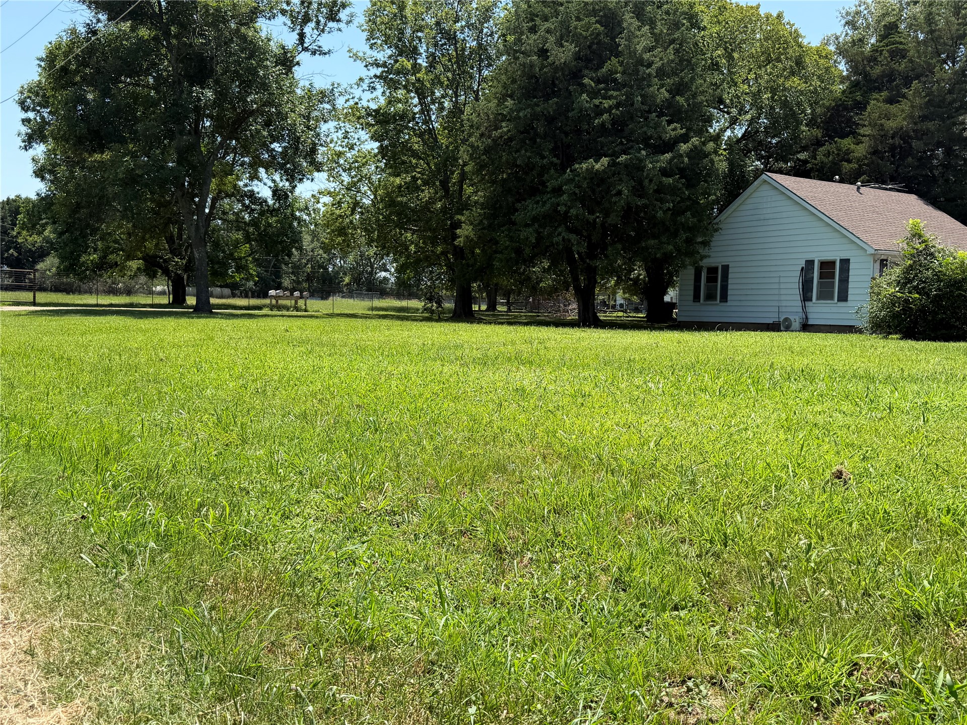 1319 E Modoc Avenue Property Photo 20