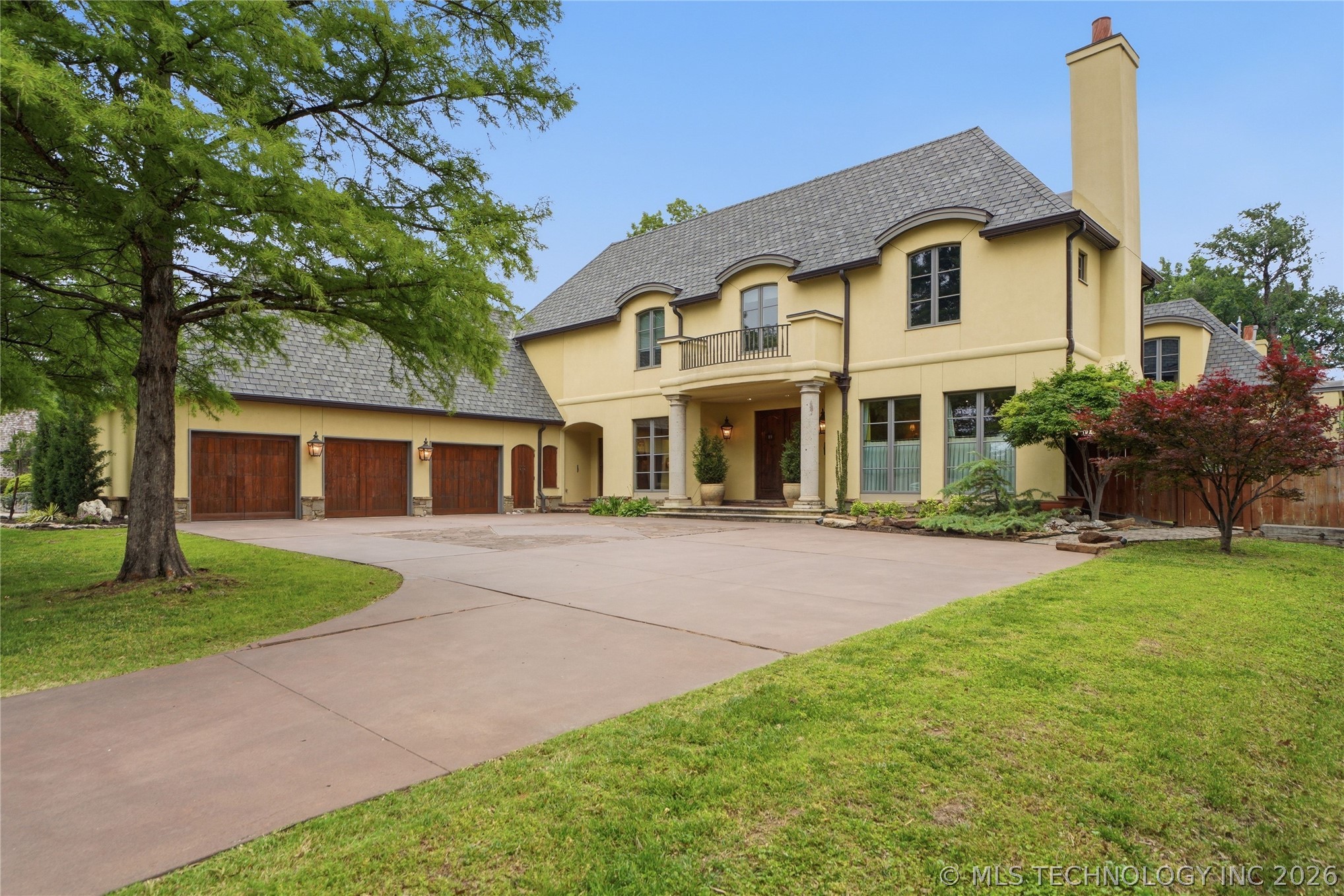 3729 S Atlanta Place Property Photo 2
